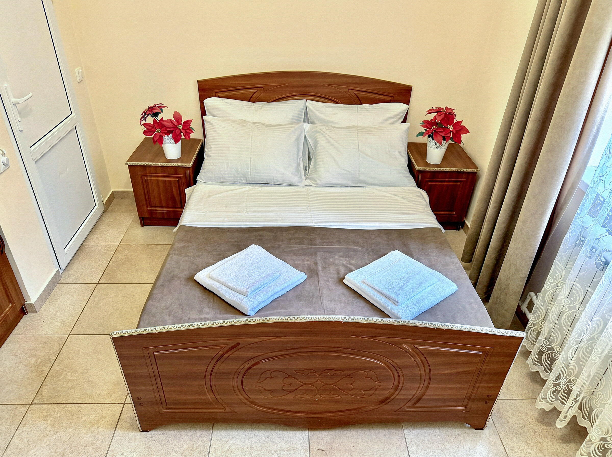 Двухместный с 1 кроватью или 2 отдельными кроватями и душем