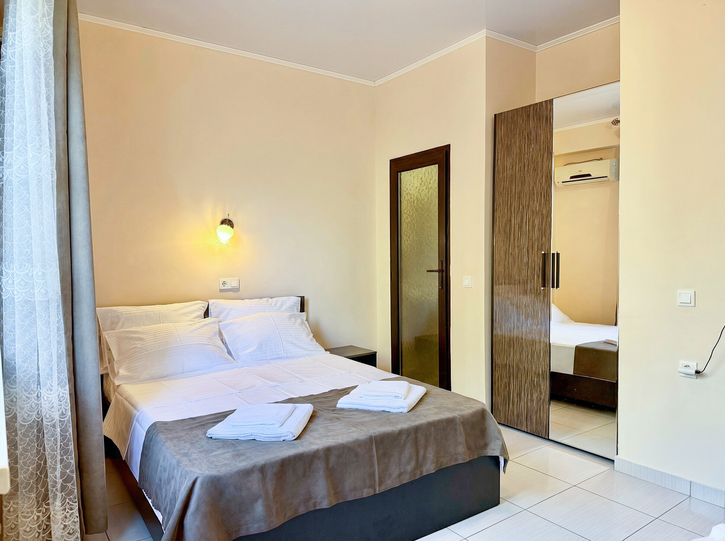 Двухместный номер Делюкс с 1 кроватью и душем