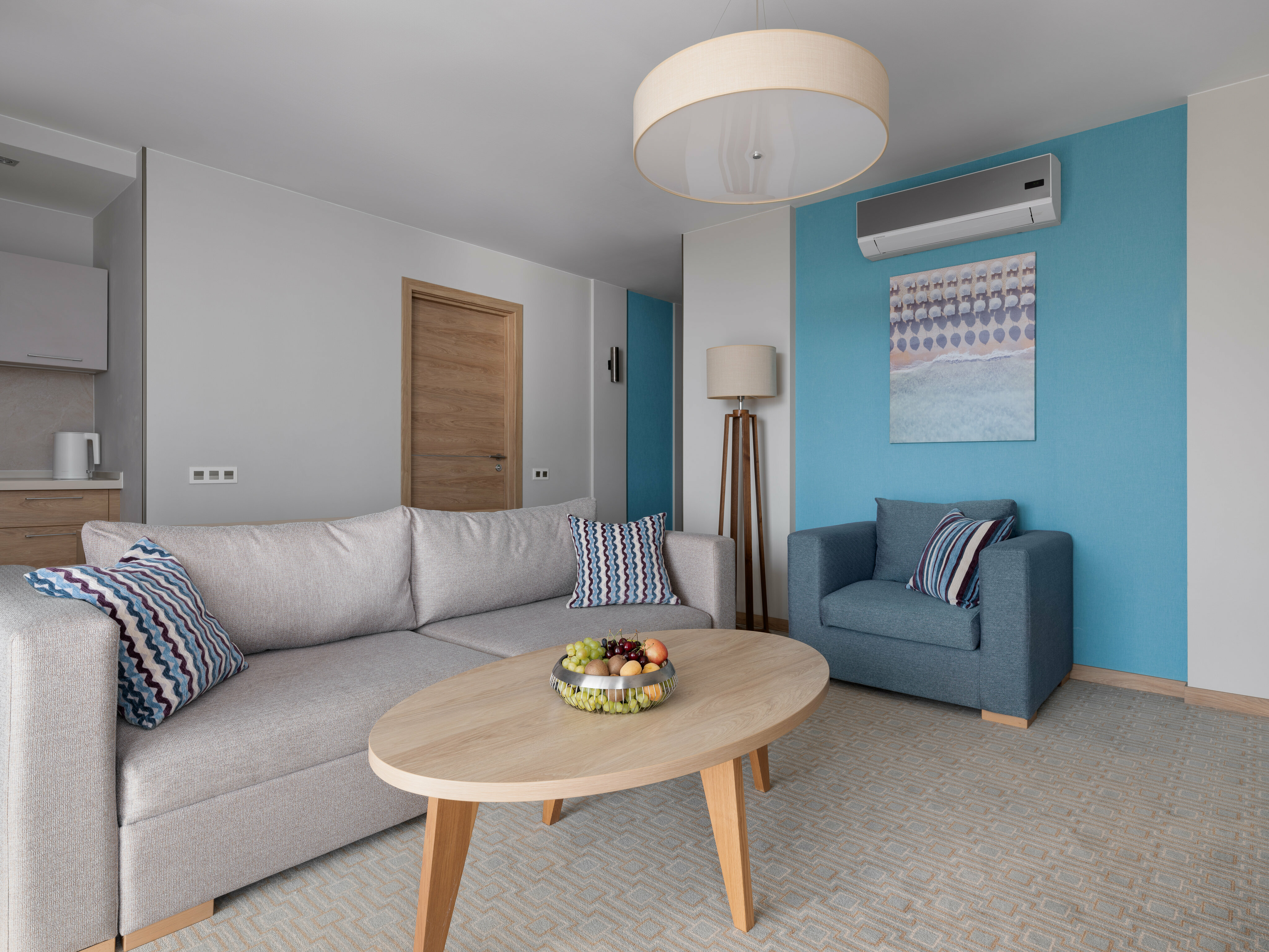 Люкс 2х комнатный с 1спальней, балкон, вид на море