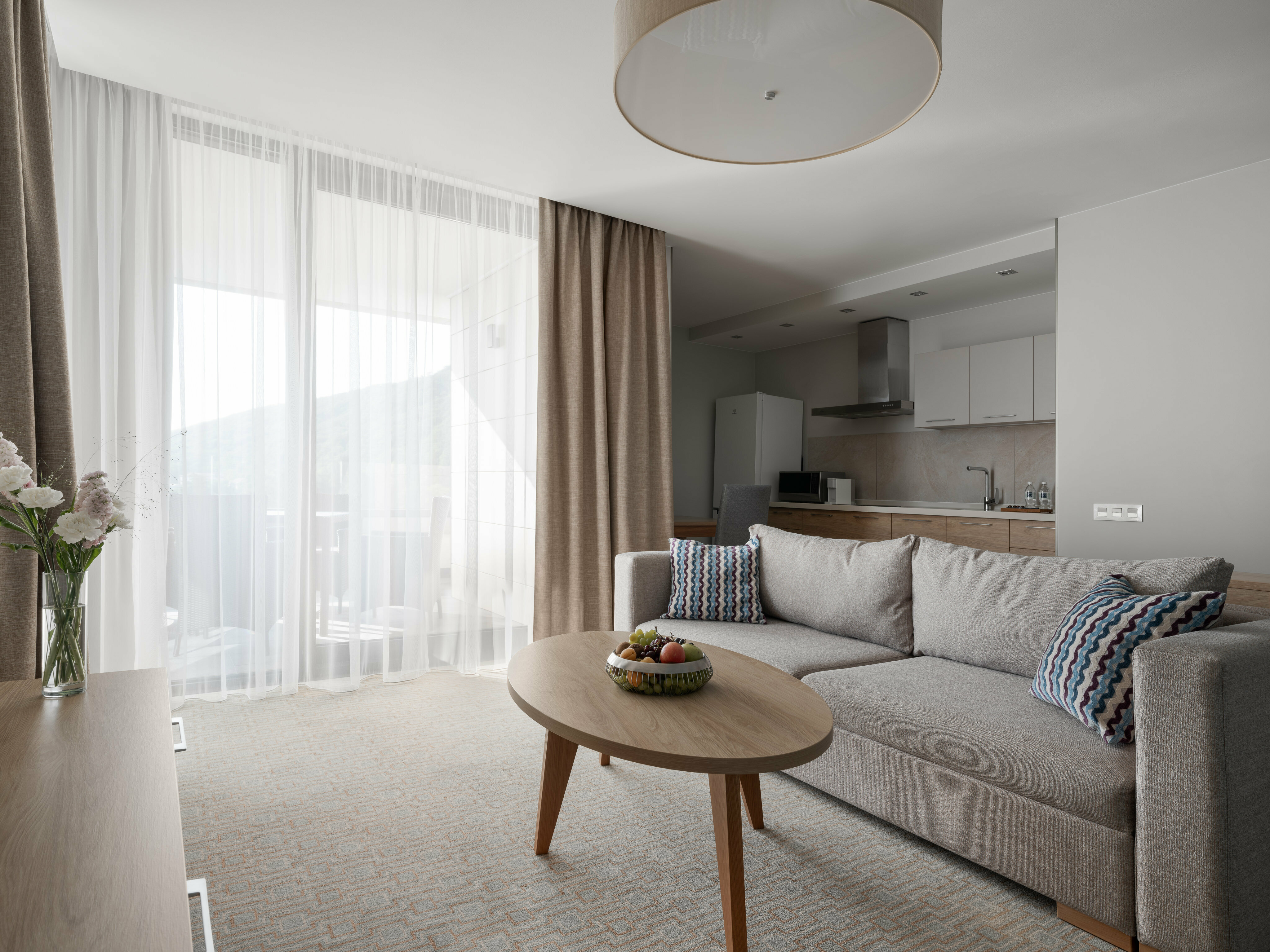 Люкс 2х комнатный с 1спальней, балкон, вид на море