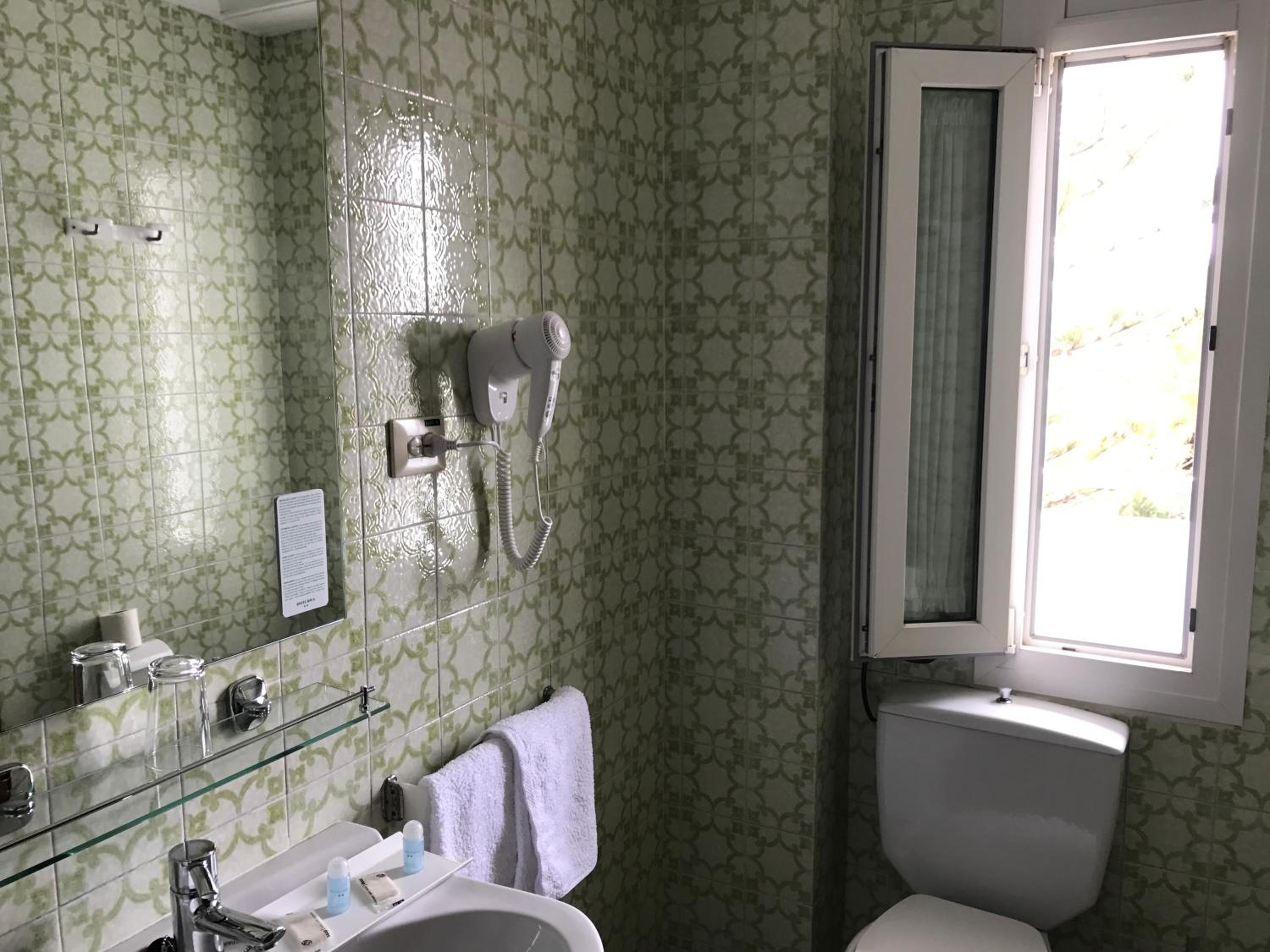Single Room with Parking