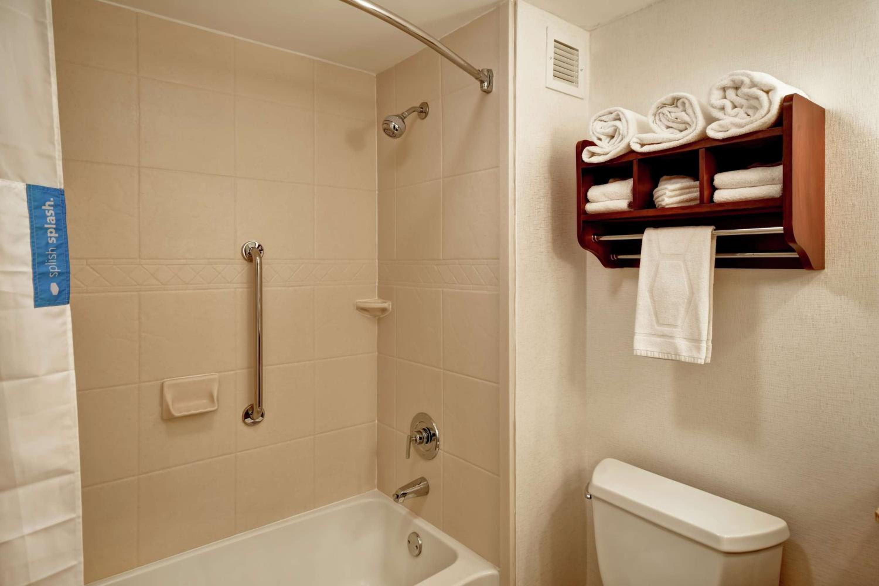 King Room with King Bed - Non-Smoking