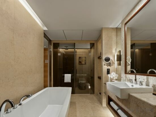 Hilton Superior Deluxe Twin