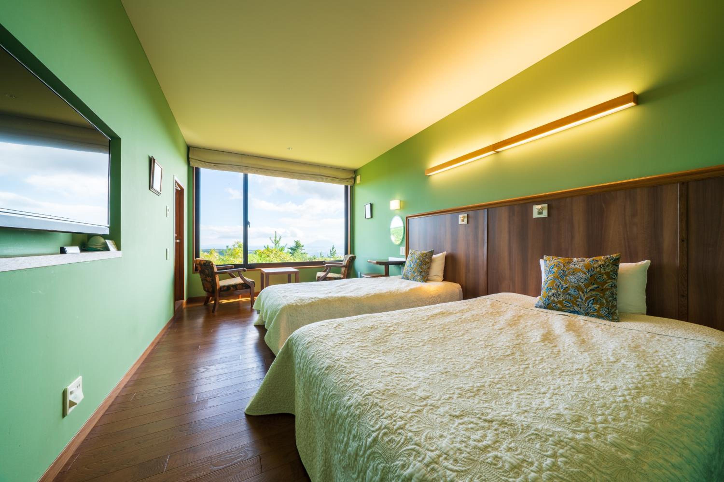 Twin Room with Private External Bathroom
