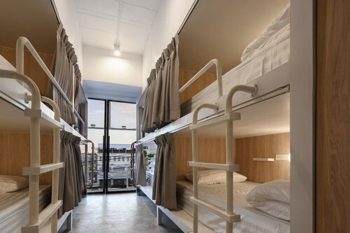 10-Bed Mixed Dormitory with Balcony в Hostel Our Nomad