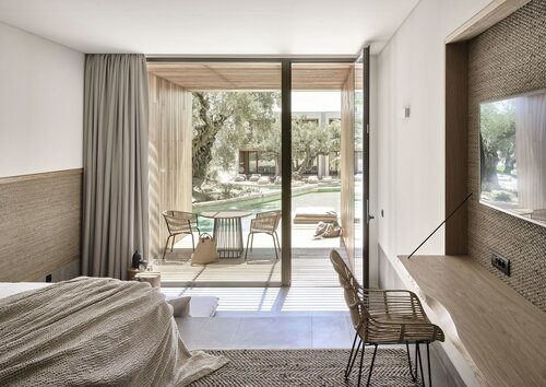 Superior Suite Swim up Pool View в Olea All Suite Hotel