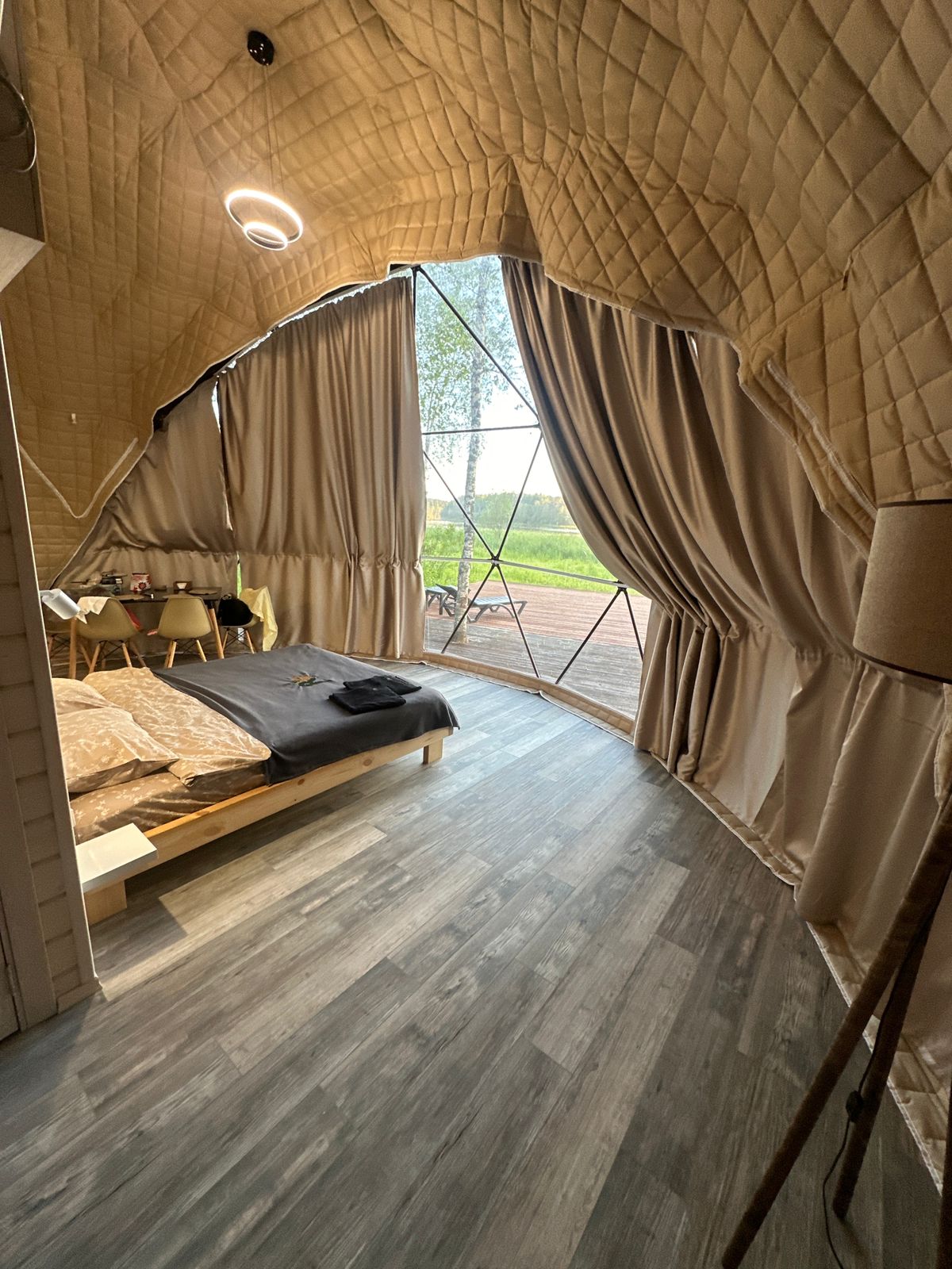 Купол 1 с видом на Ладожское озеро