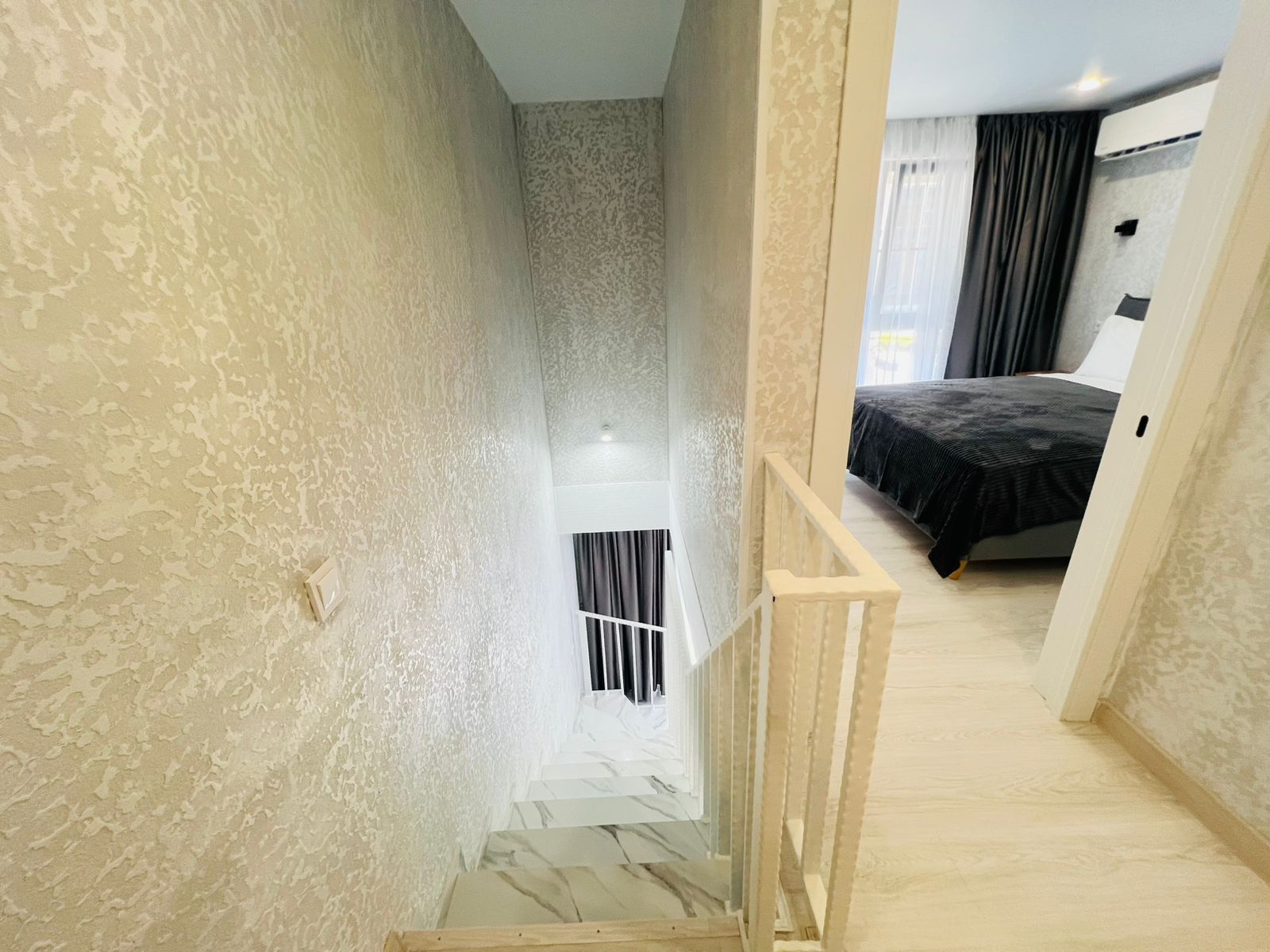 Двухуровневая трехкомнатная 10В