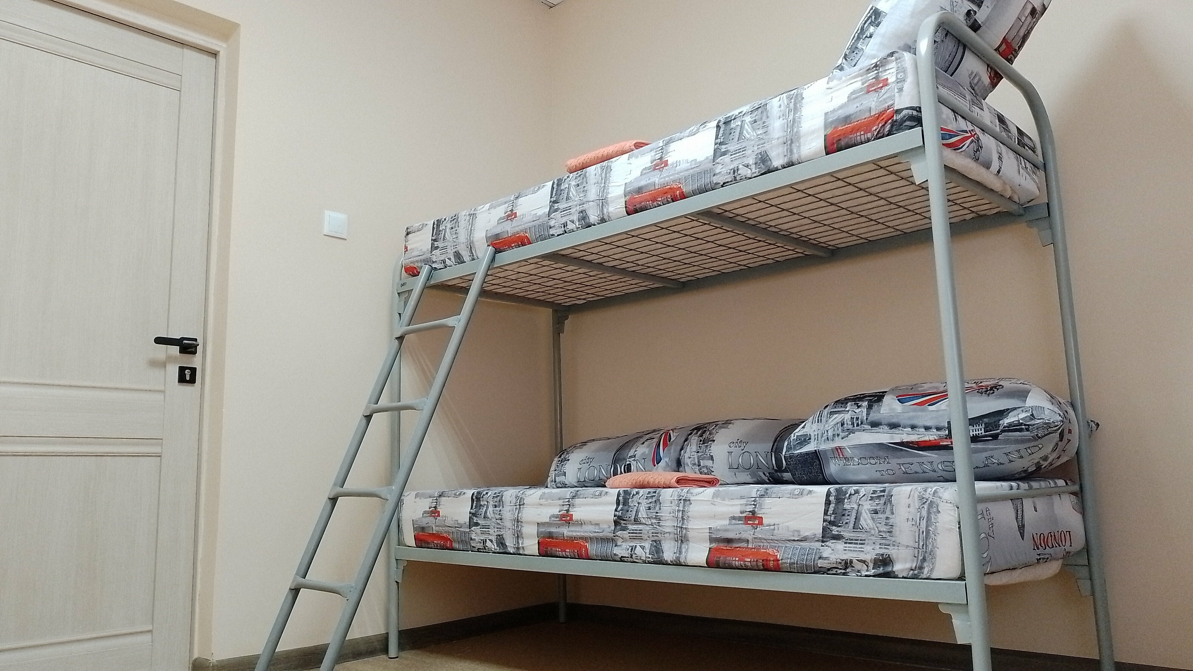 Общий 10-местный номер для мужчин