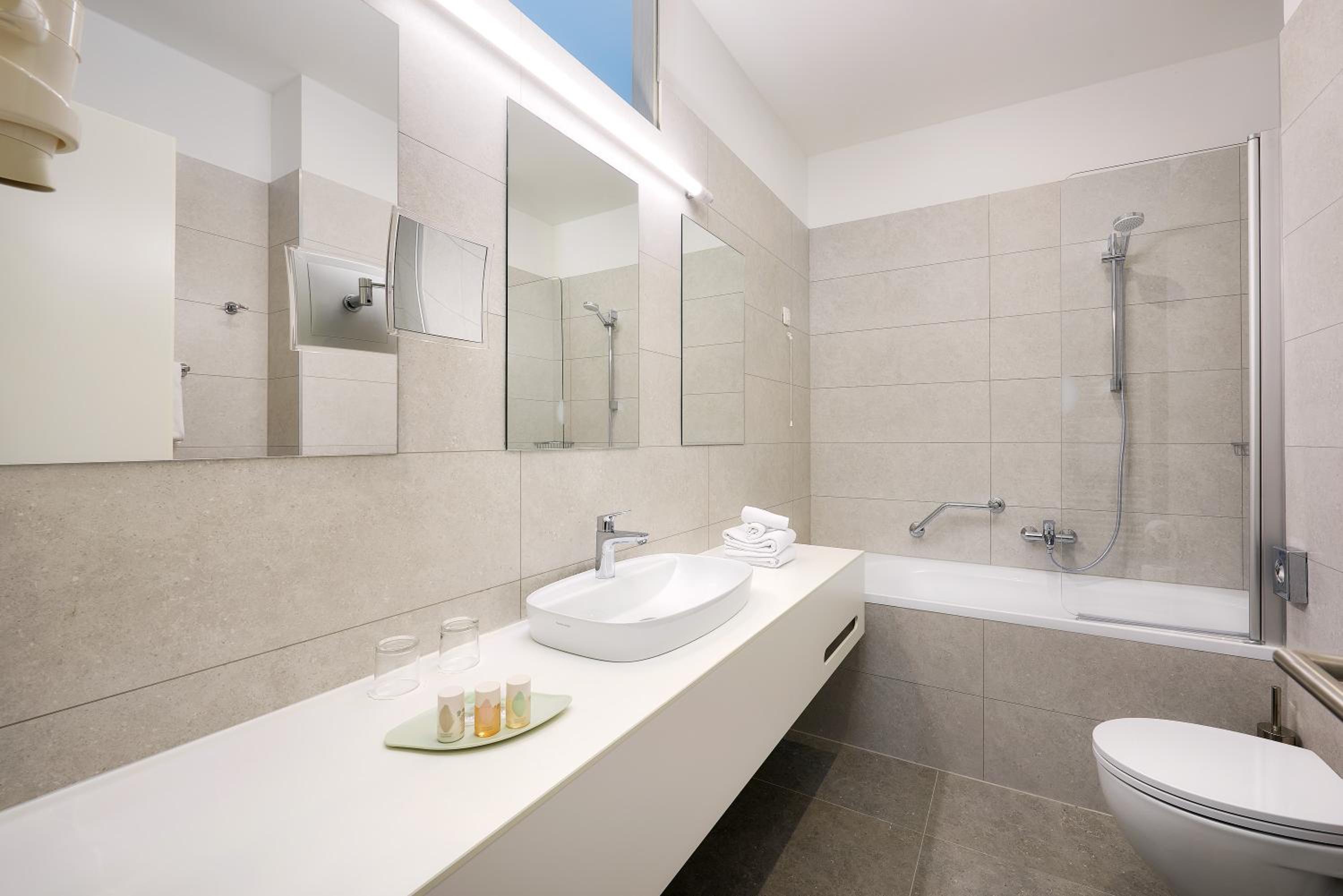 Standard Twin Room with Balcony