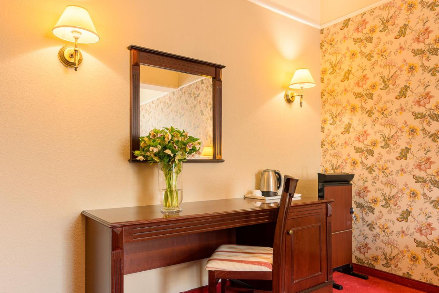 One-Bedroom Suite (2 Adults + 1 Child)