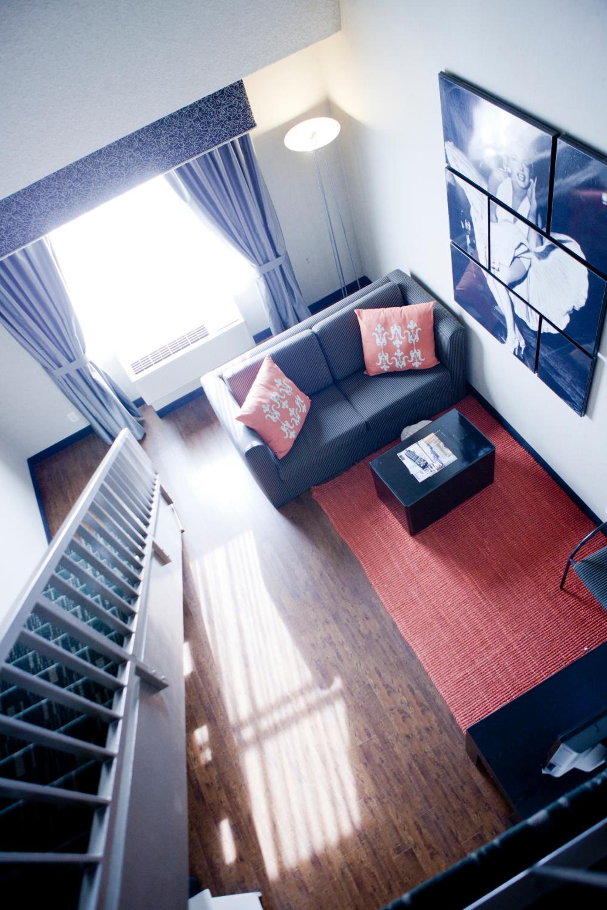 Loft King Suite - Non-Smoking