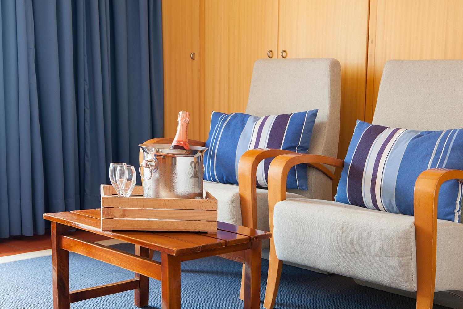 Double Room with Sea View and Extra Bed