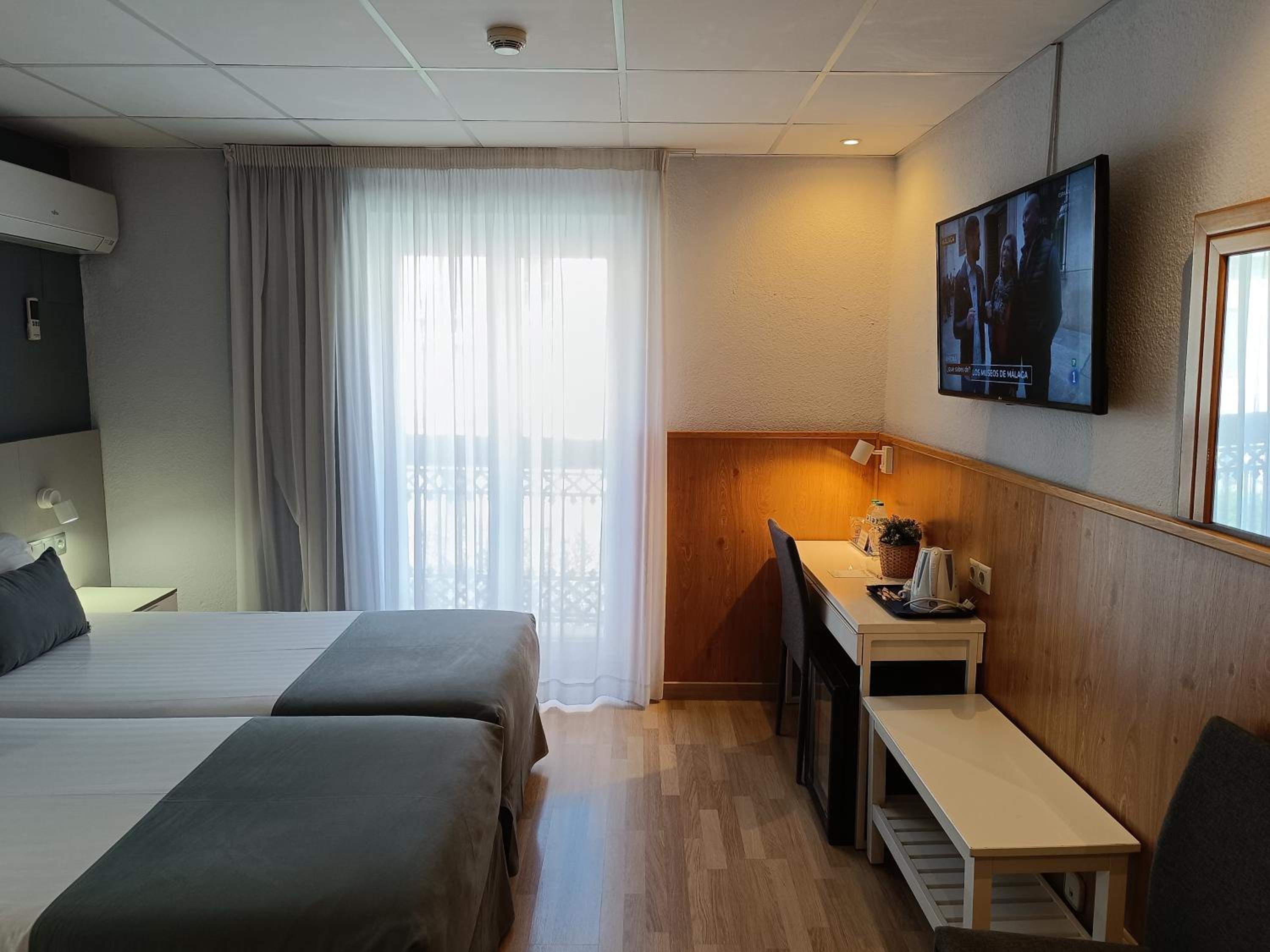 Superior Twin Room With City View