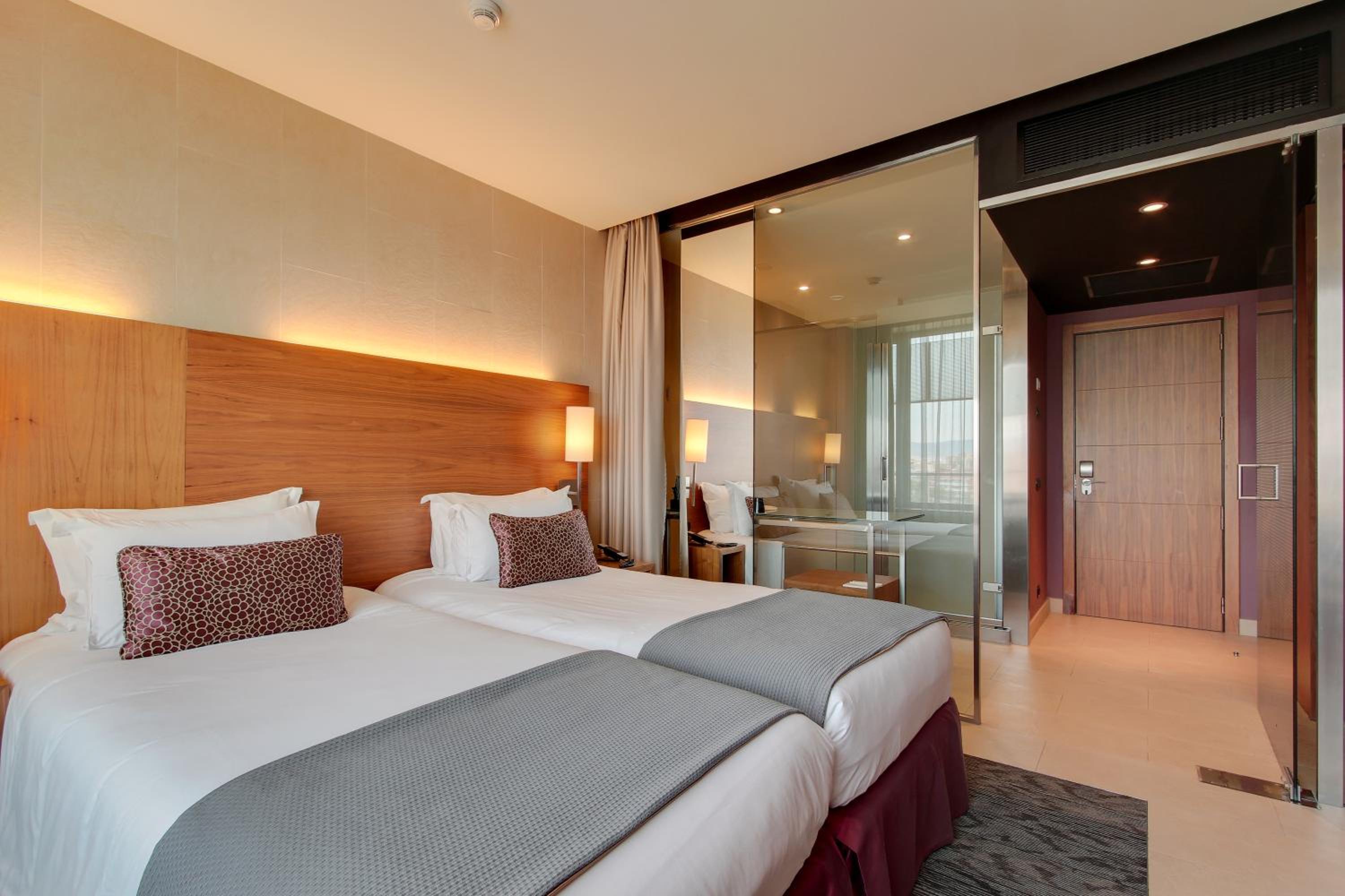 Double or Twin Room (1-2 Adults)