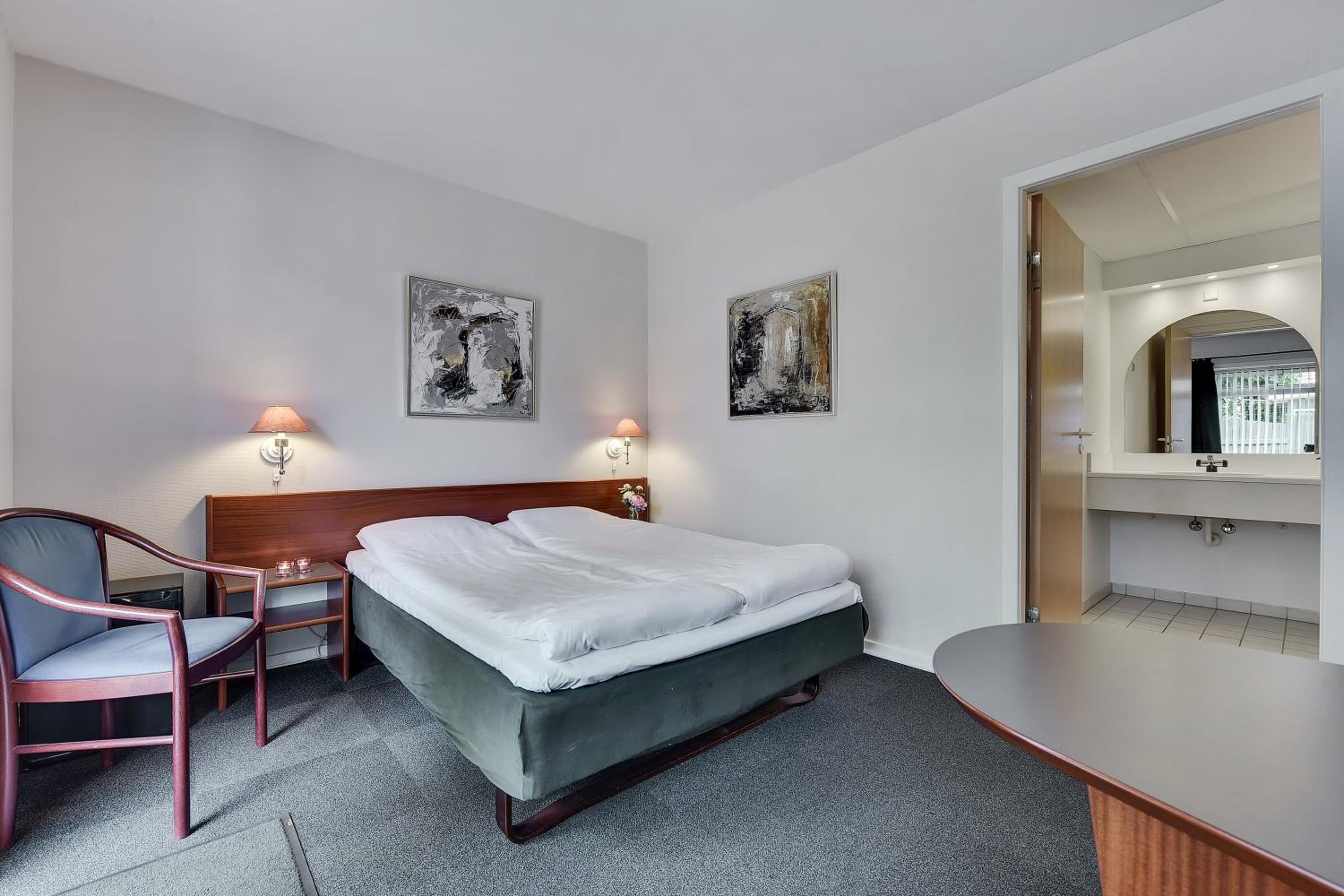 Economy Double or Twin Room
