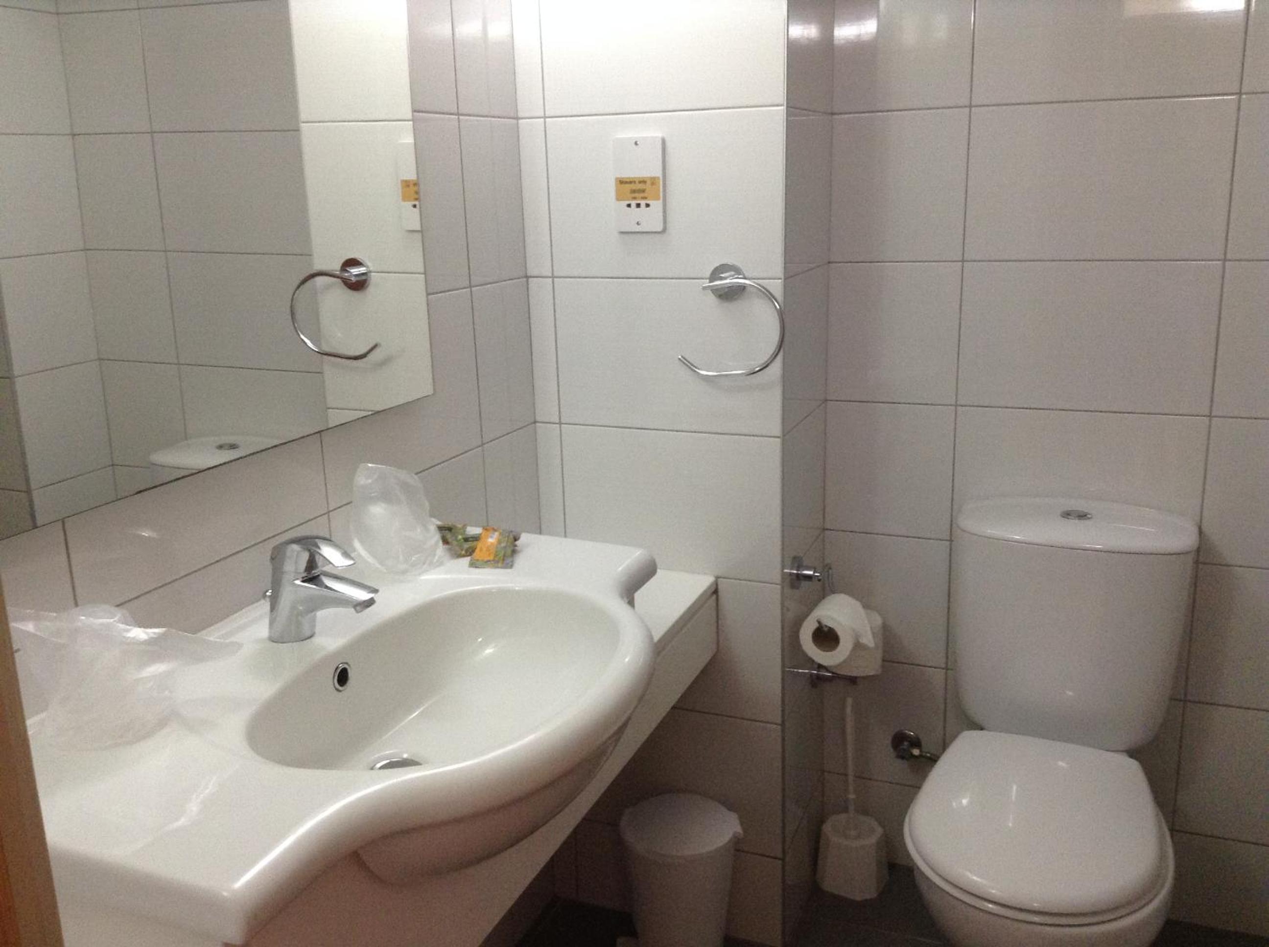 Family Room (2 Adults + 2 Children)