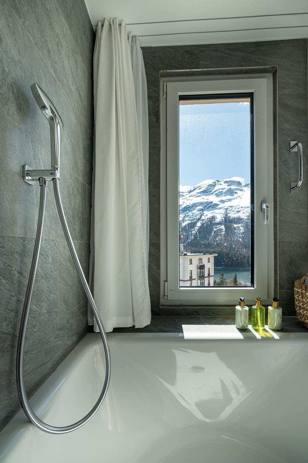 Suite with Mountain View