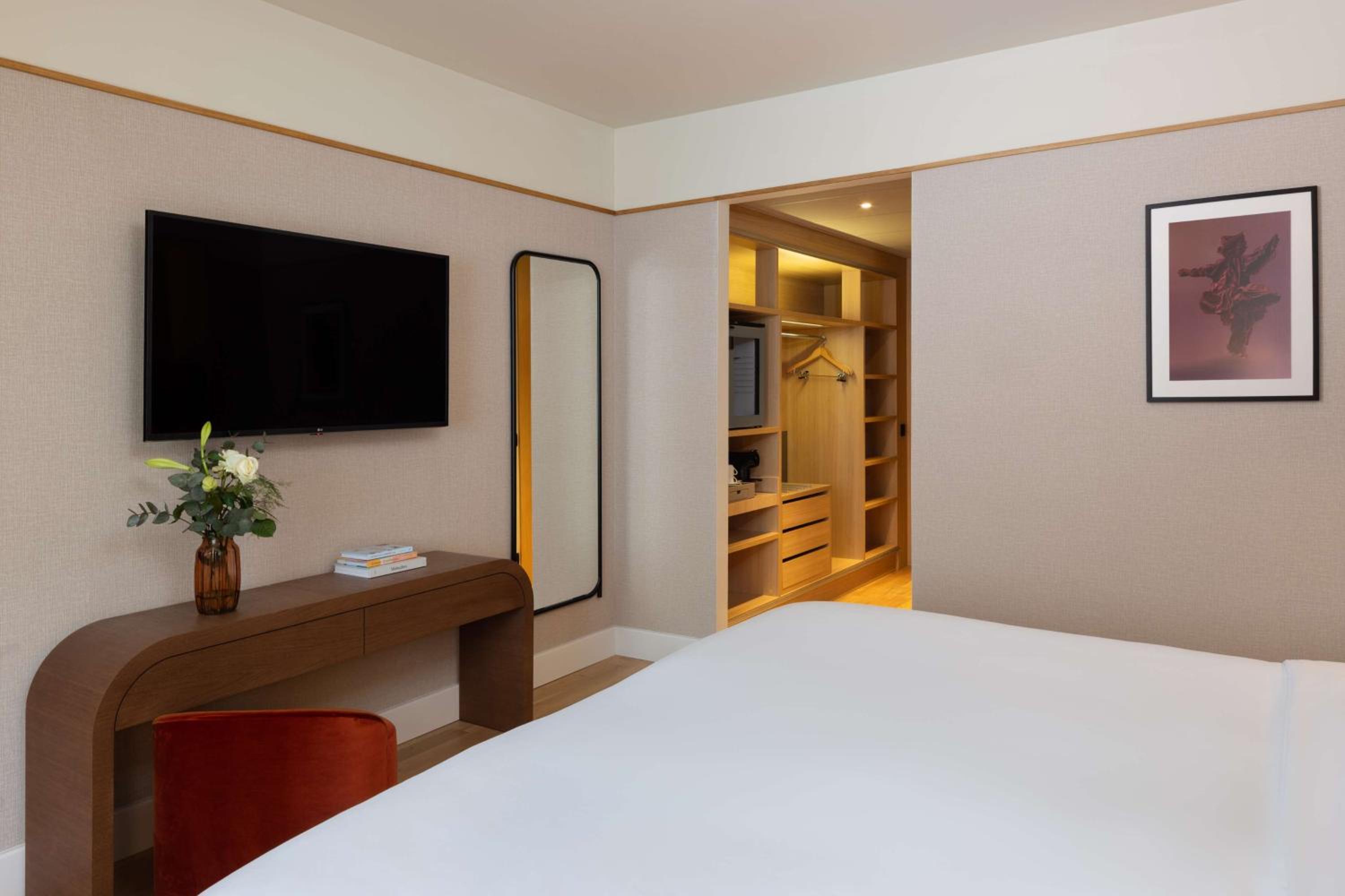 Superior Room with View