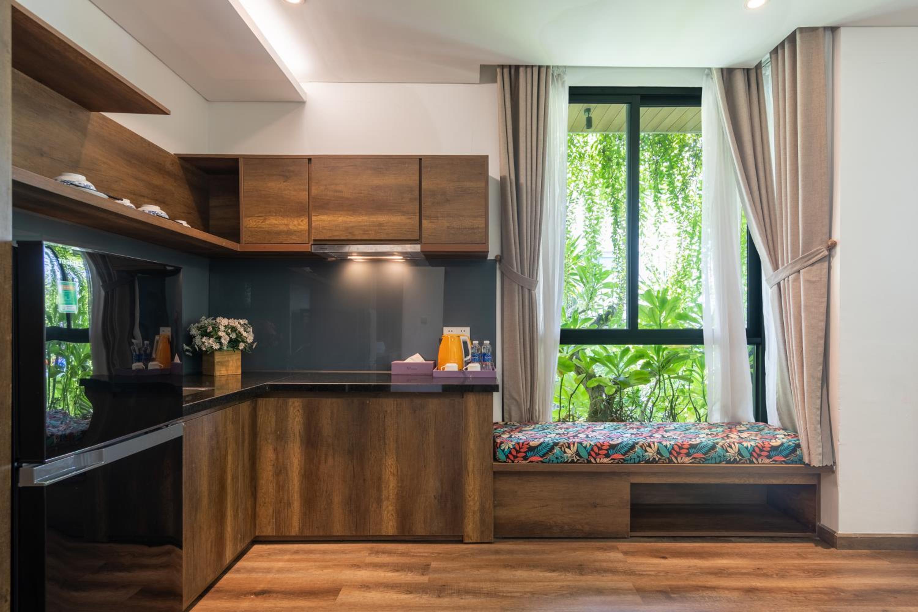 Apartment with Garden View