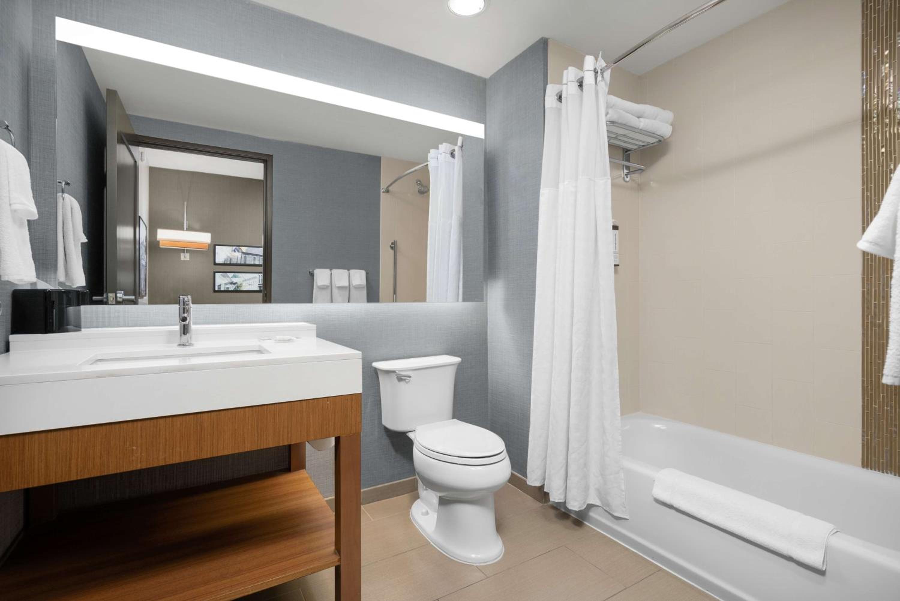 Double Queen Room with Sofa Bed - High Floor