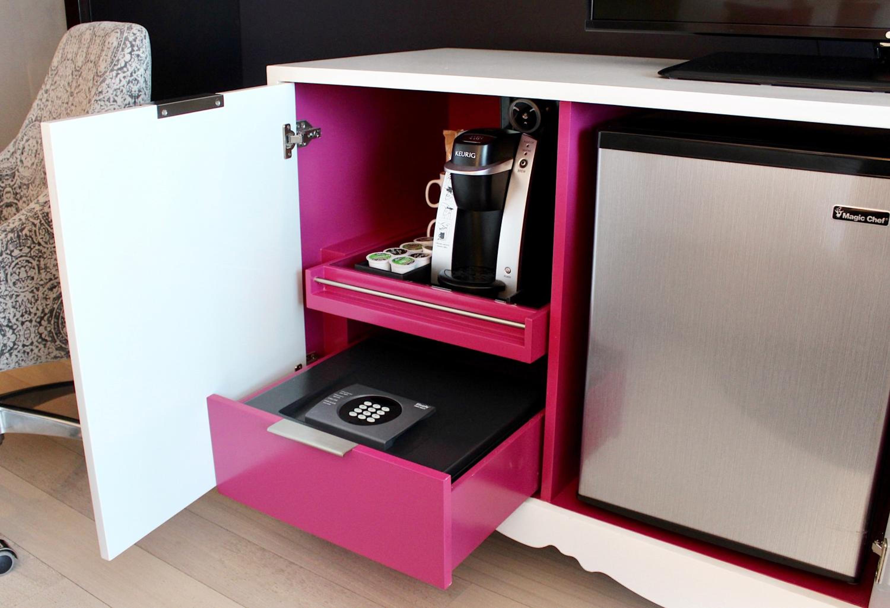 Junior King Suite with City View