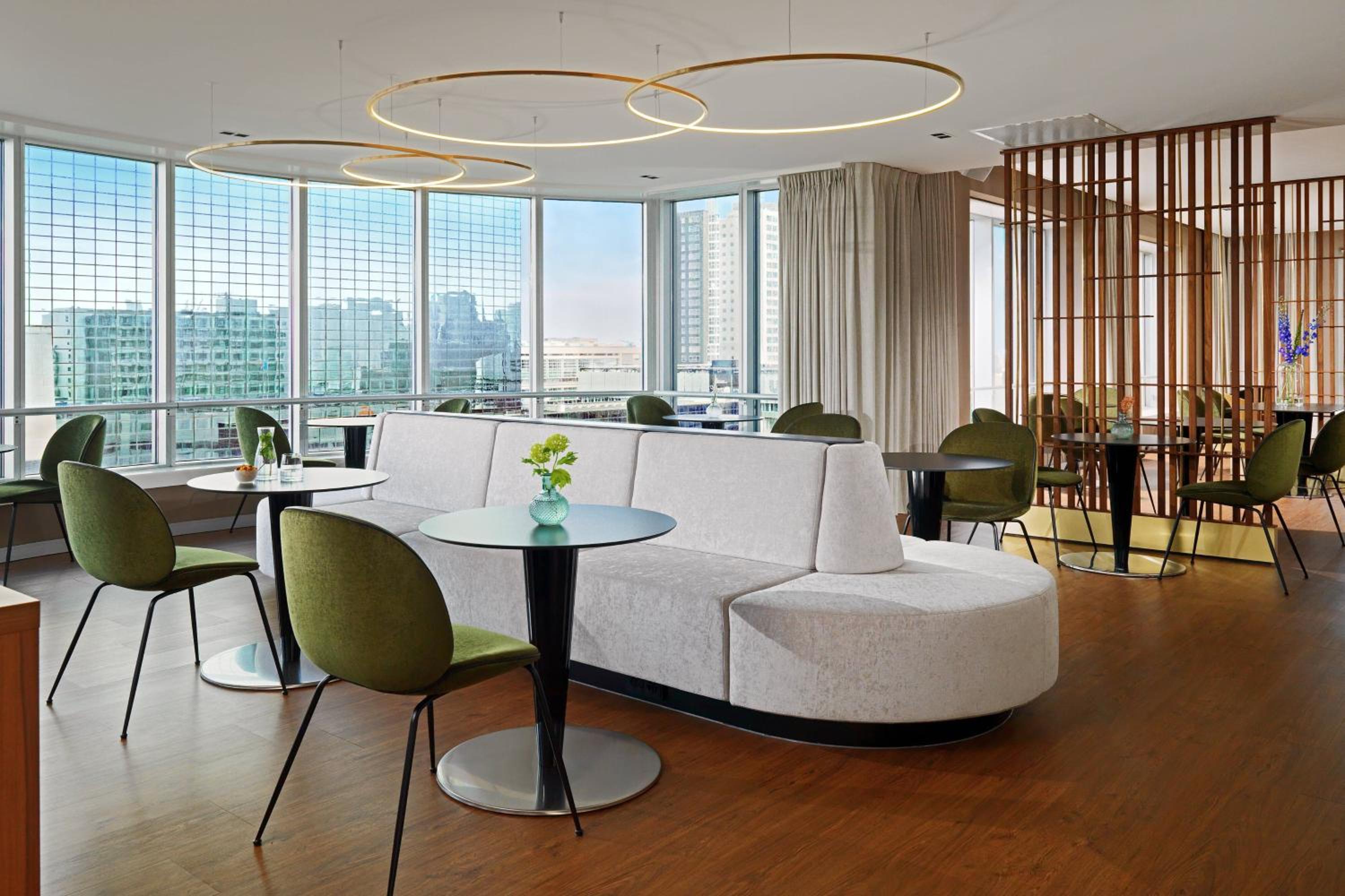 Executive King Room with M Club Lounge Access