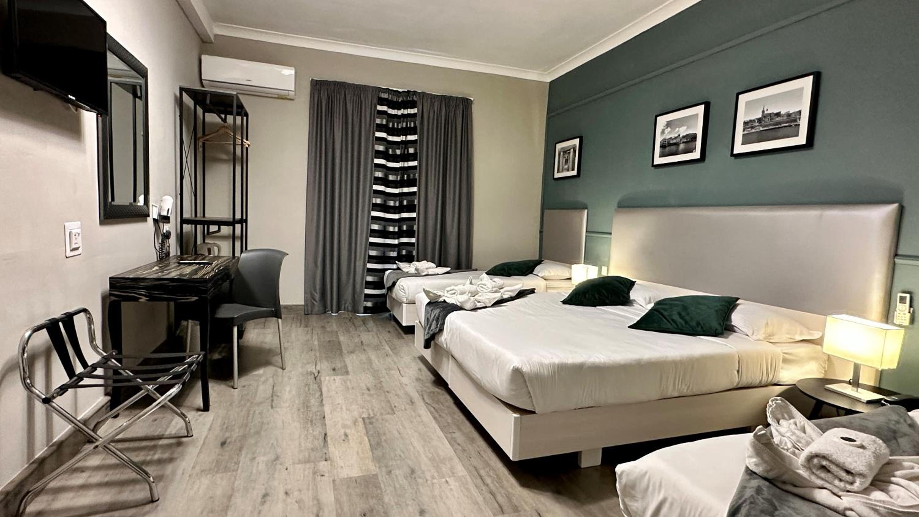 Standard Quadruple Room