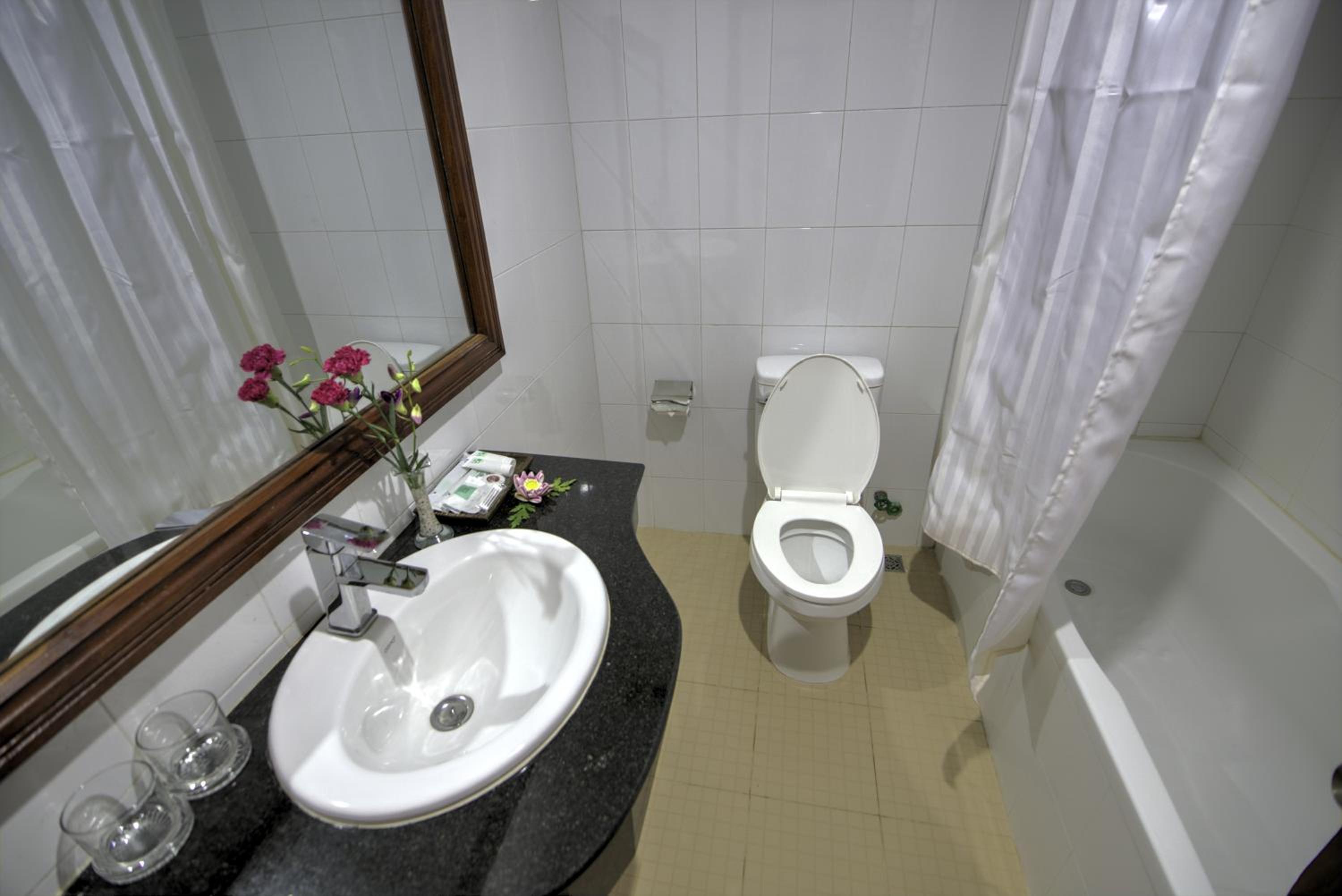 Deluxe Double Room (2 Adults + 1 Child)