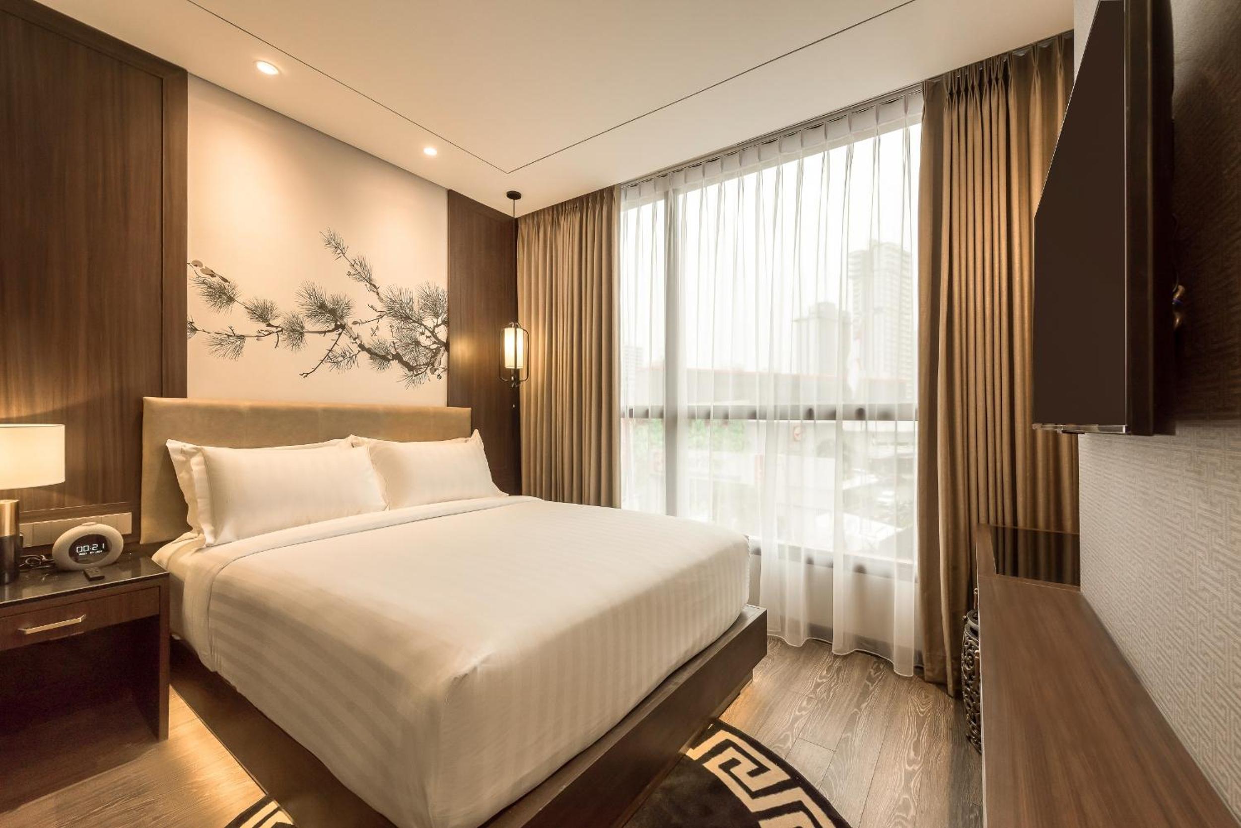 Deluxe View Queen Room