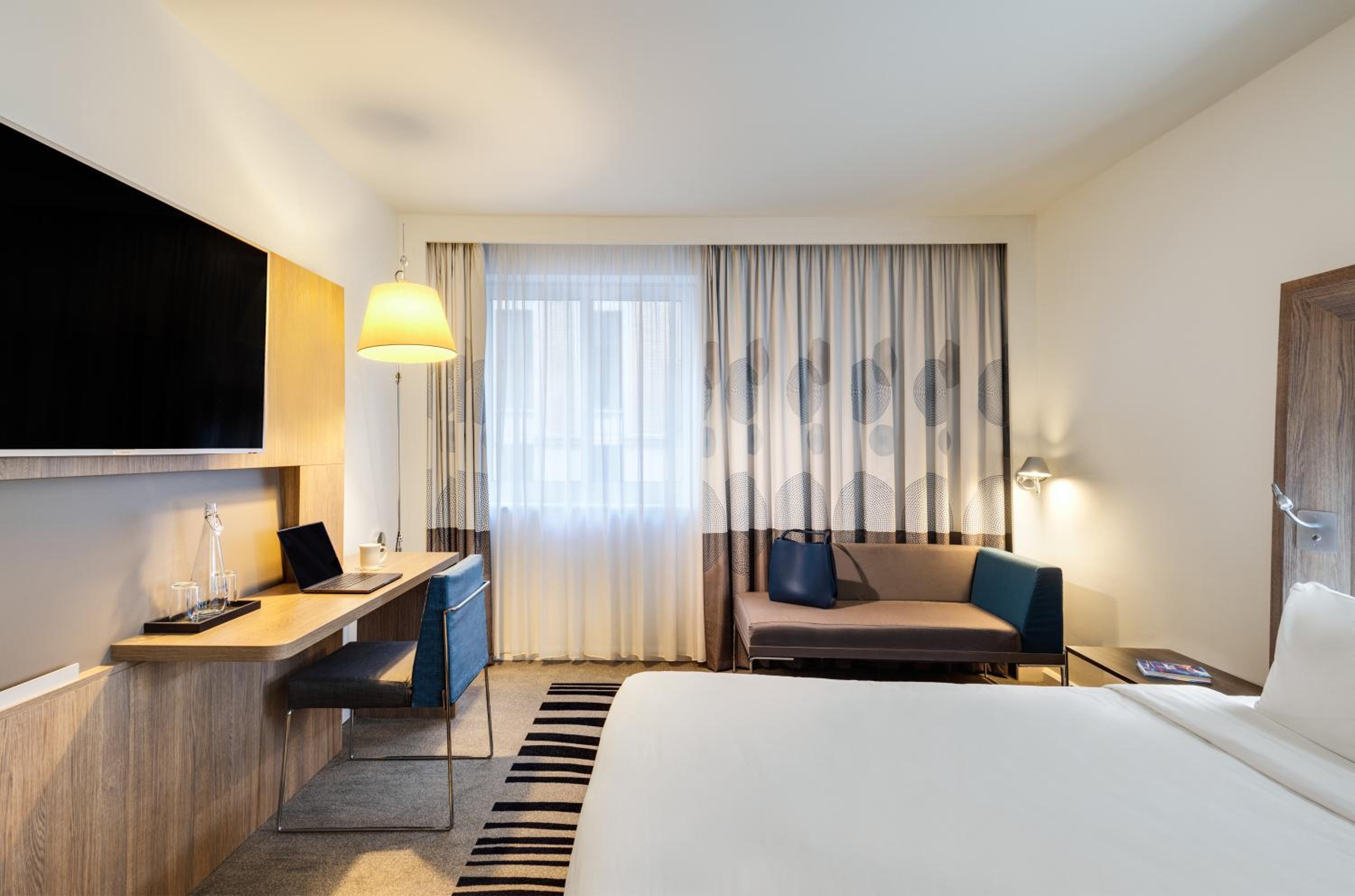 Premium Queen Room with sofa bed