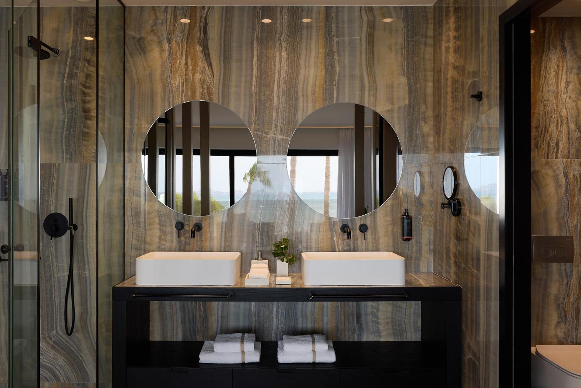 Elegant Suite Sea View