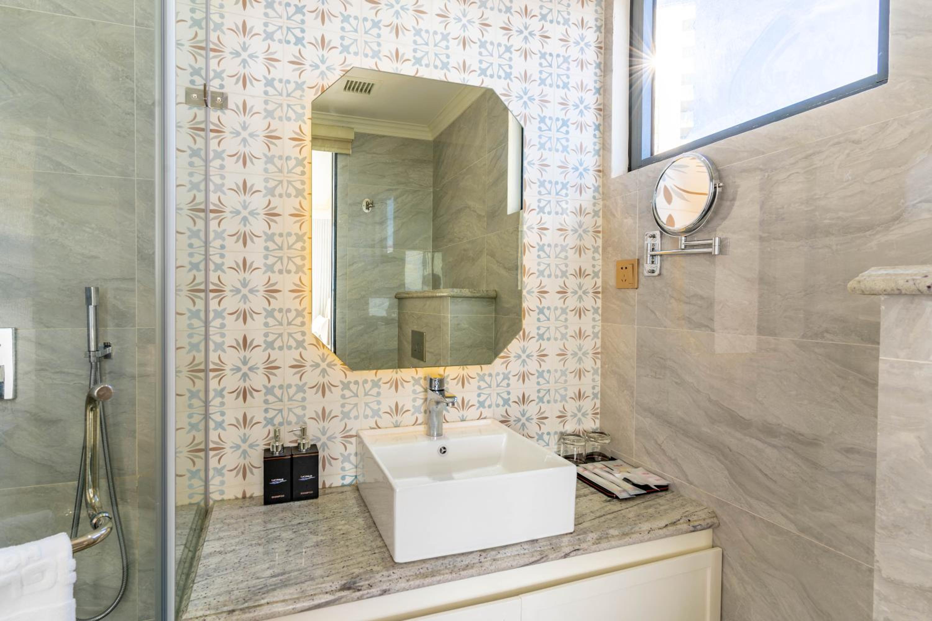 Deluxe Double or Twin Room with Ocean View