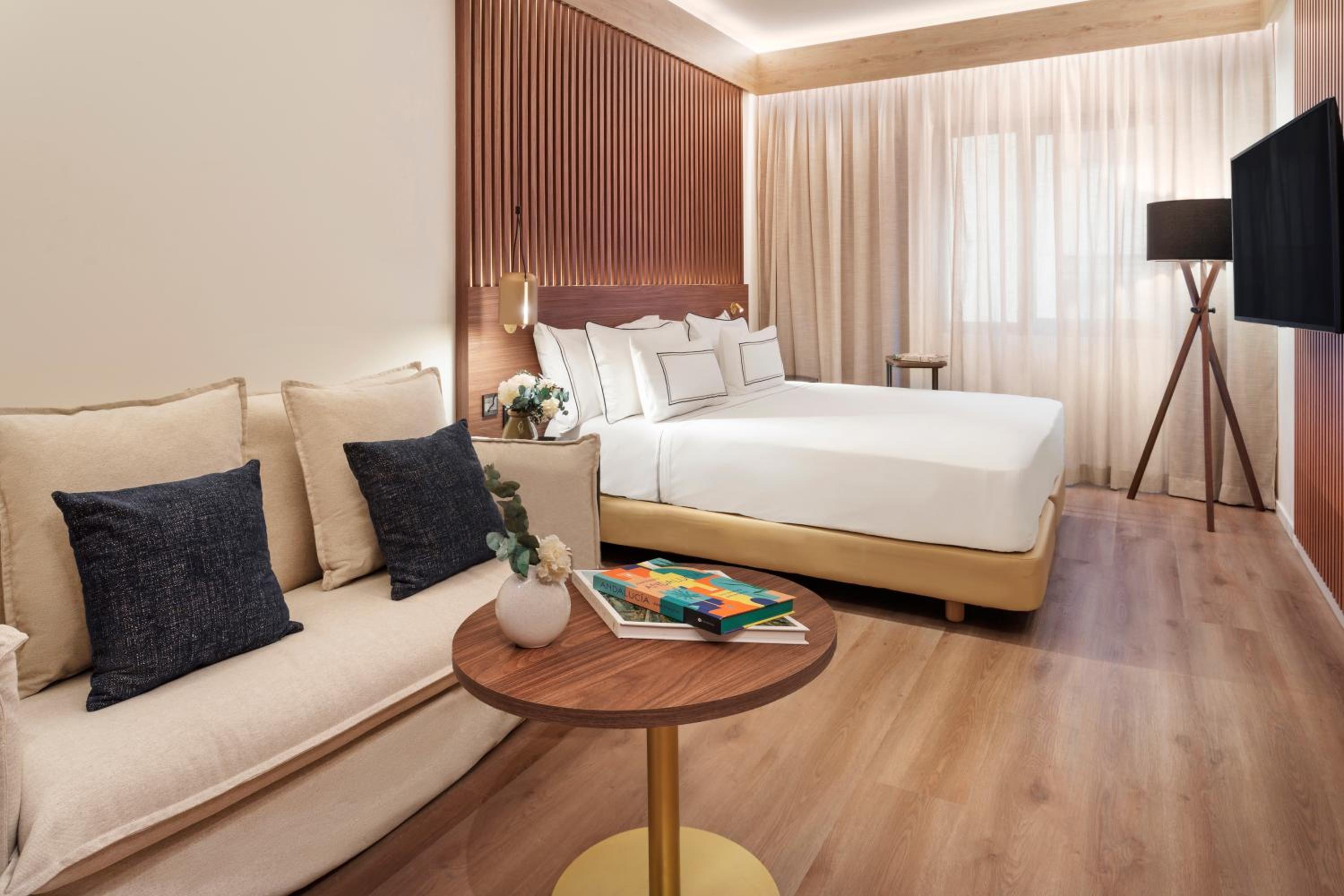 The Level Premium Room