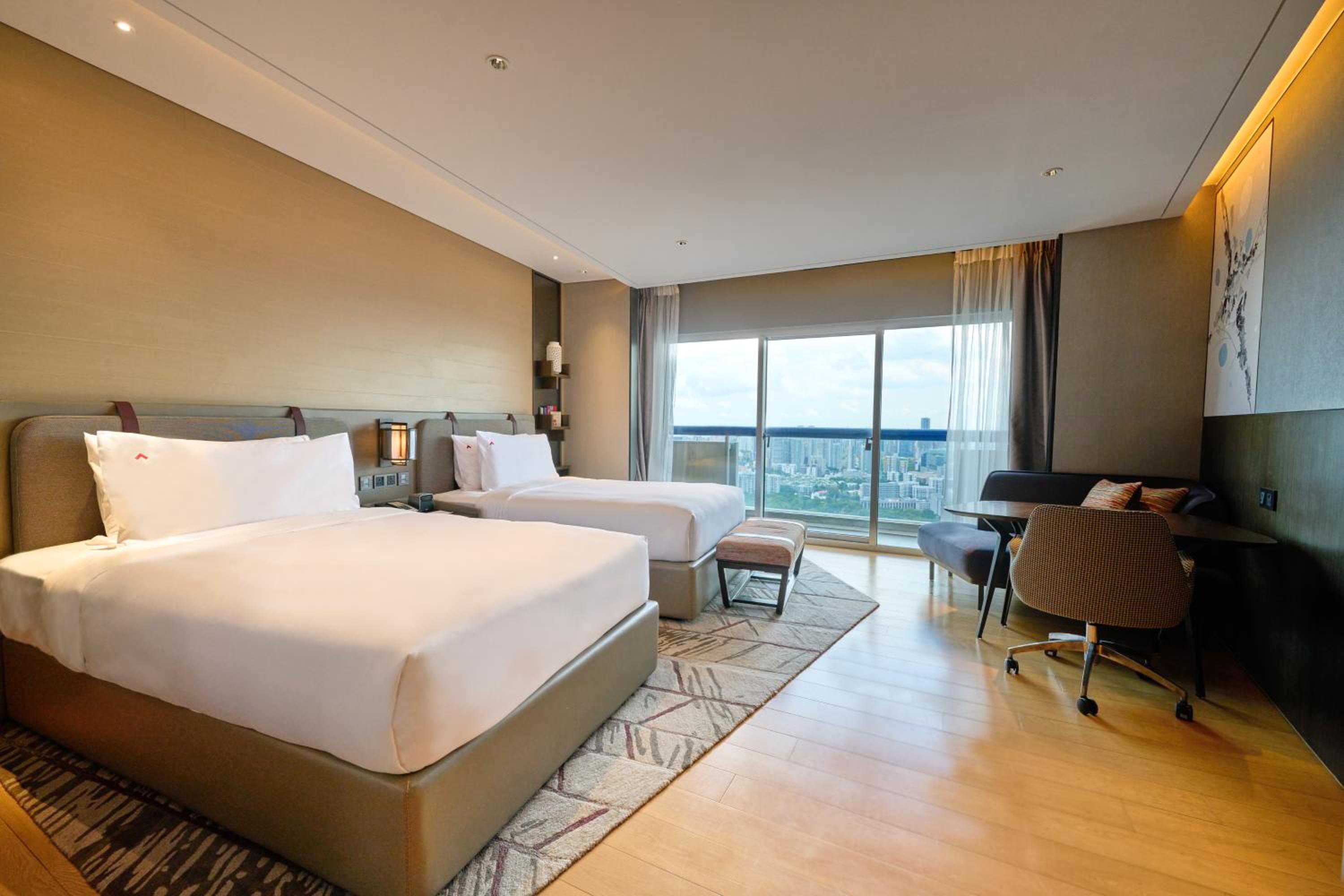 Executive, 2 Doubles, L65 Lounge Access, High Floor, Balcony, City View