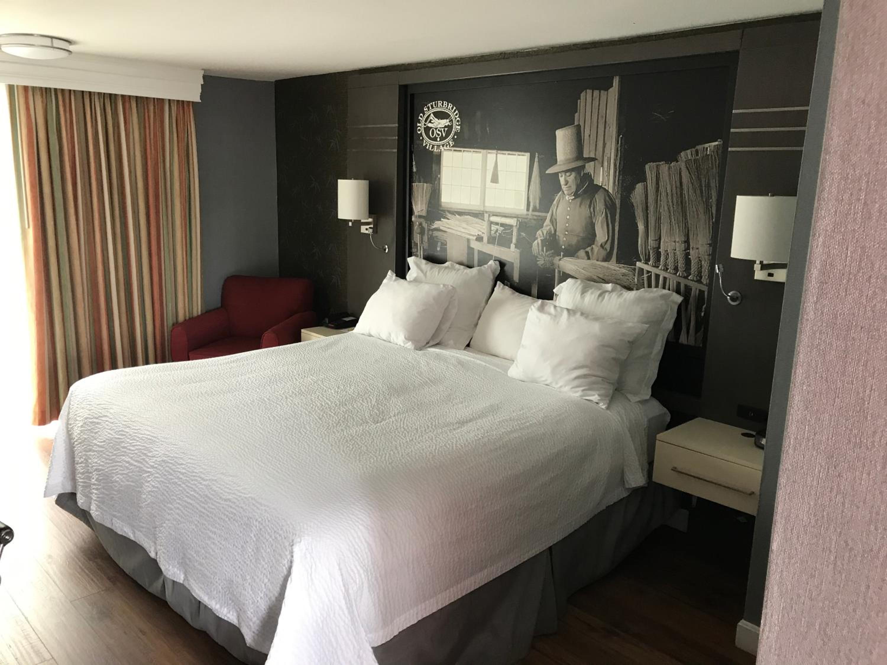 King Room with Lake View - Smoking