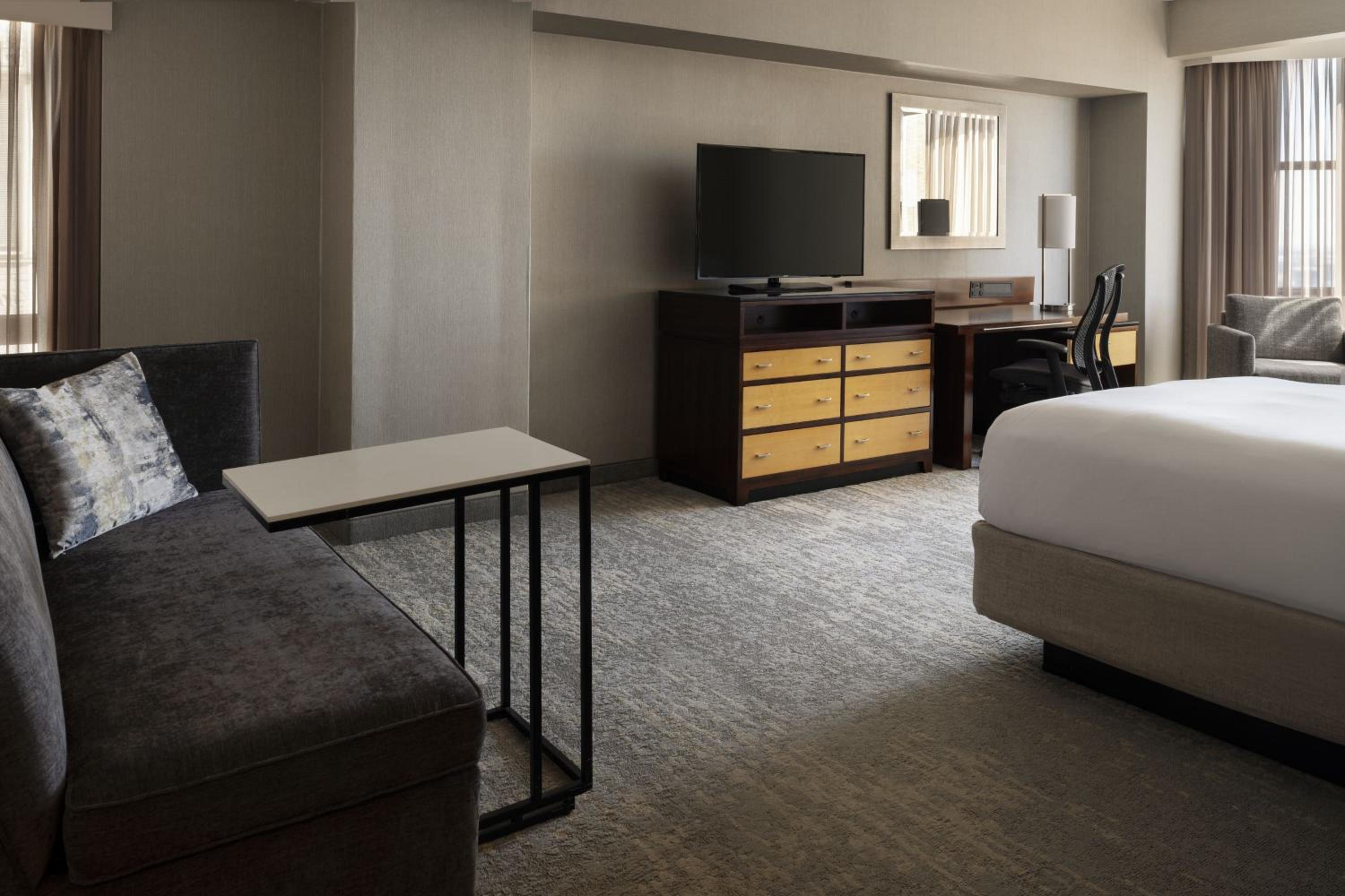 Junior Suite, 2 Double, Sofa bed, Corner room