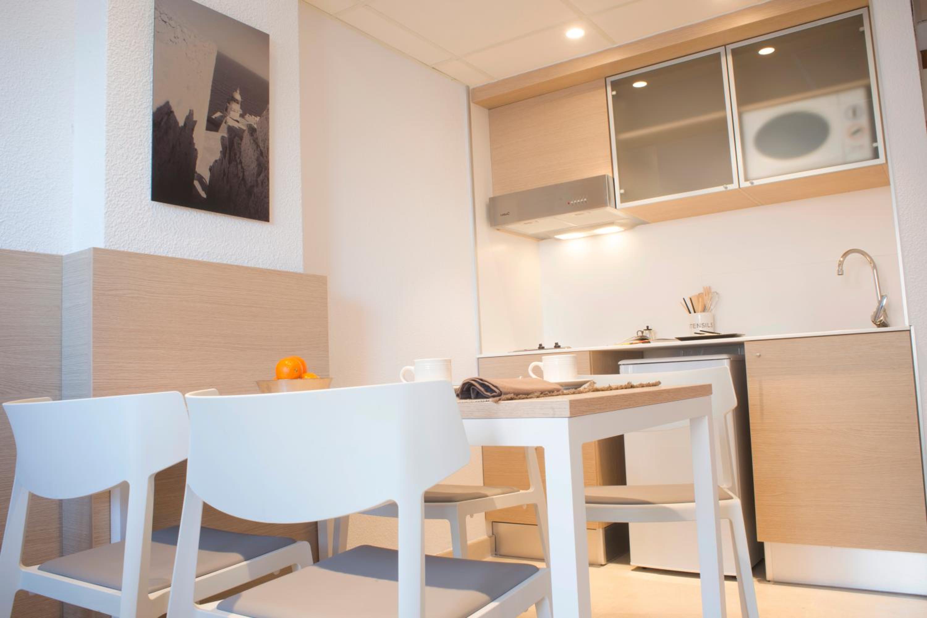 Apartment (2 Adults + 1 Child)