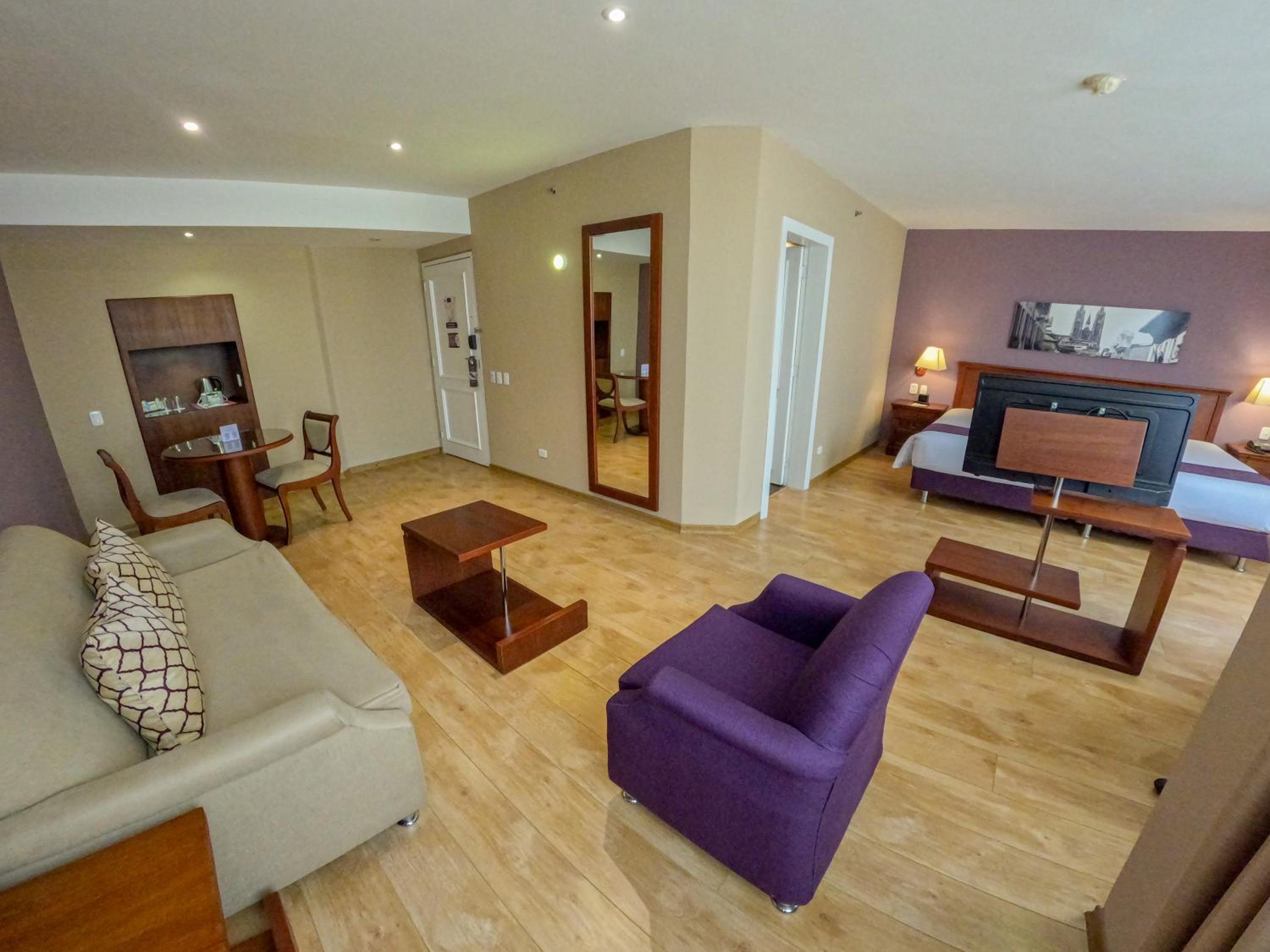 Superior King Suite