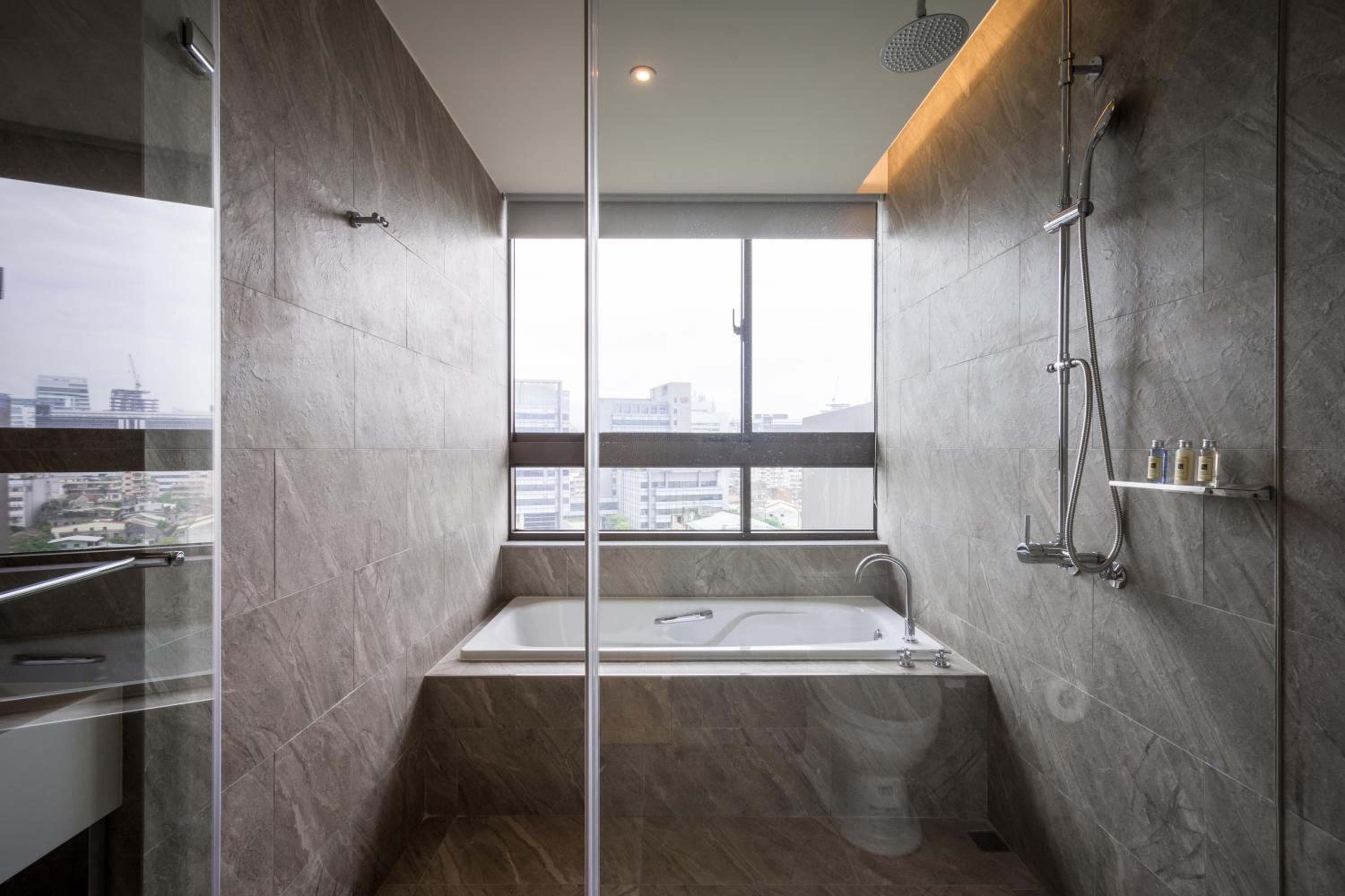 Triple Room with City View