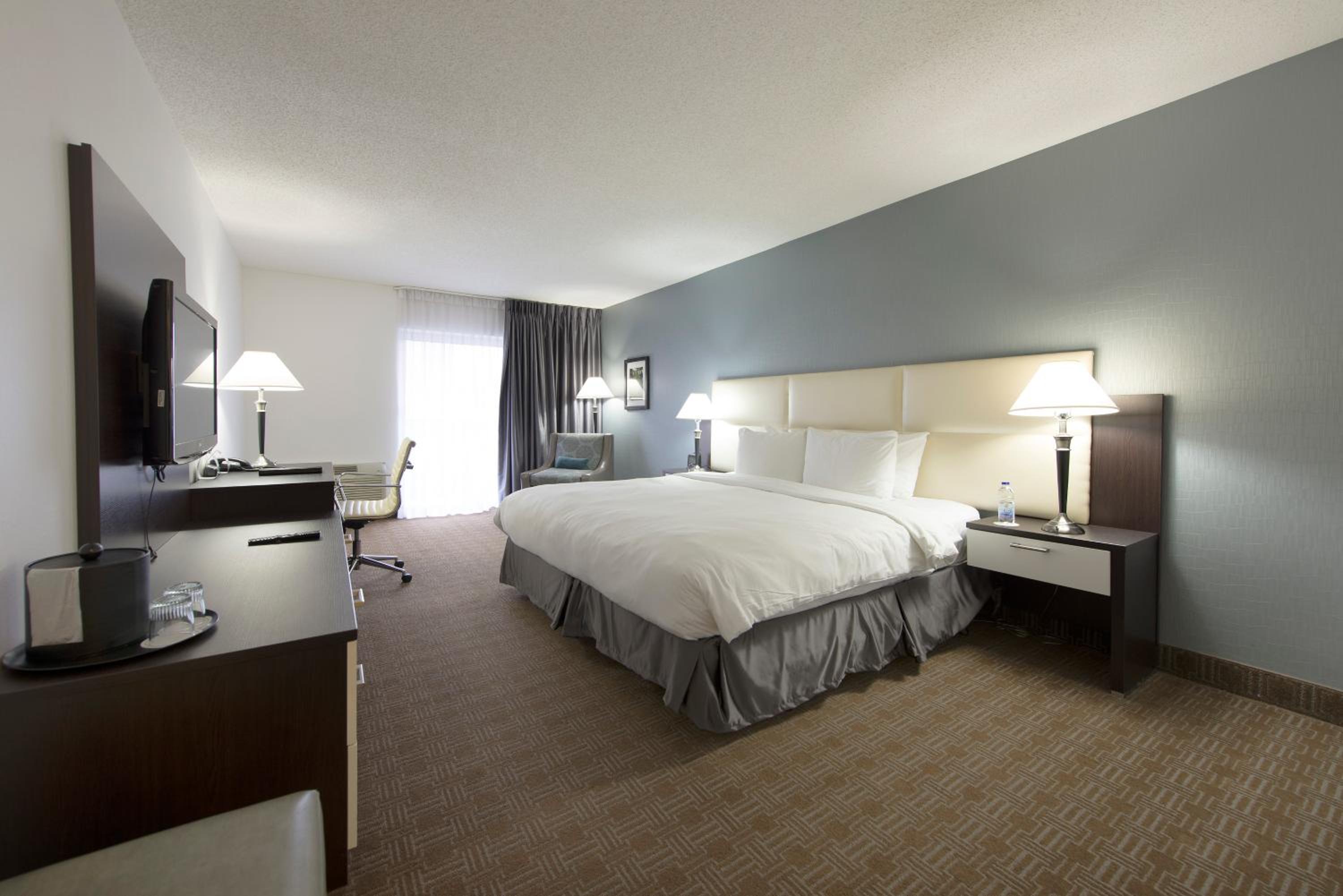 Deluxe King Room