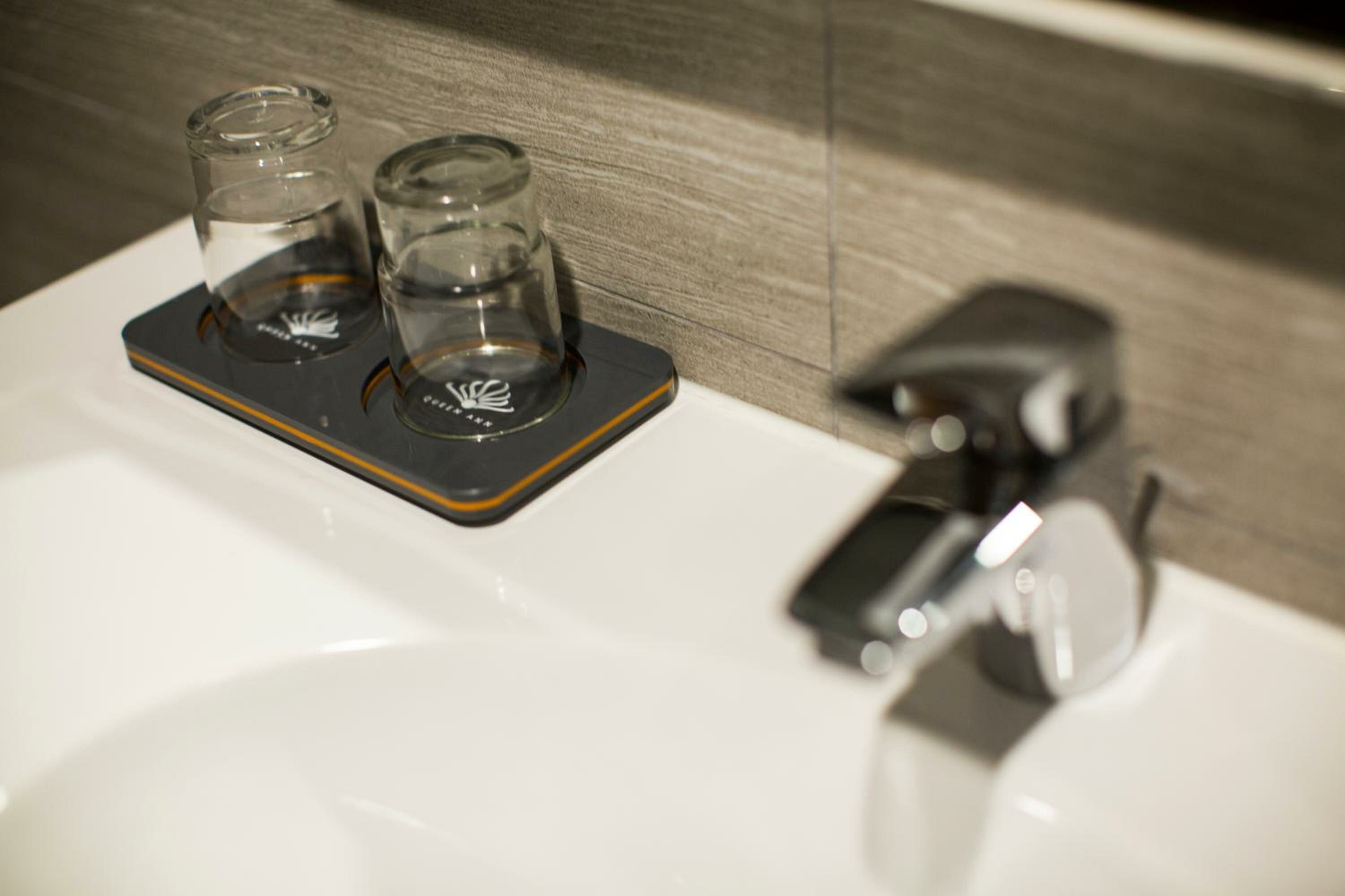 Deluxe Twin Room - With Window