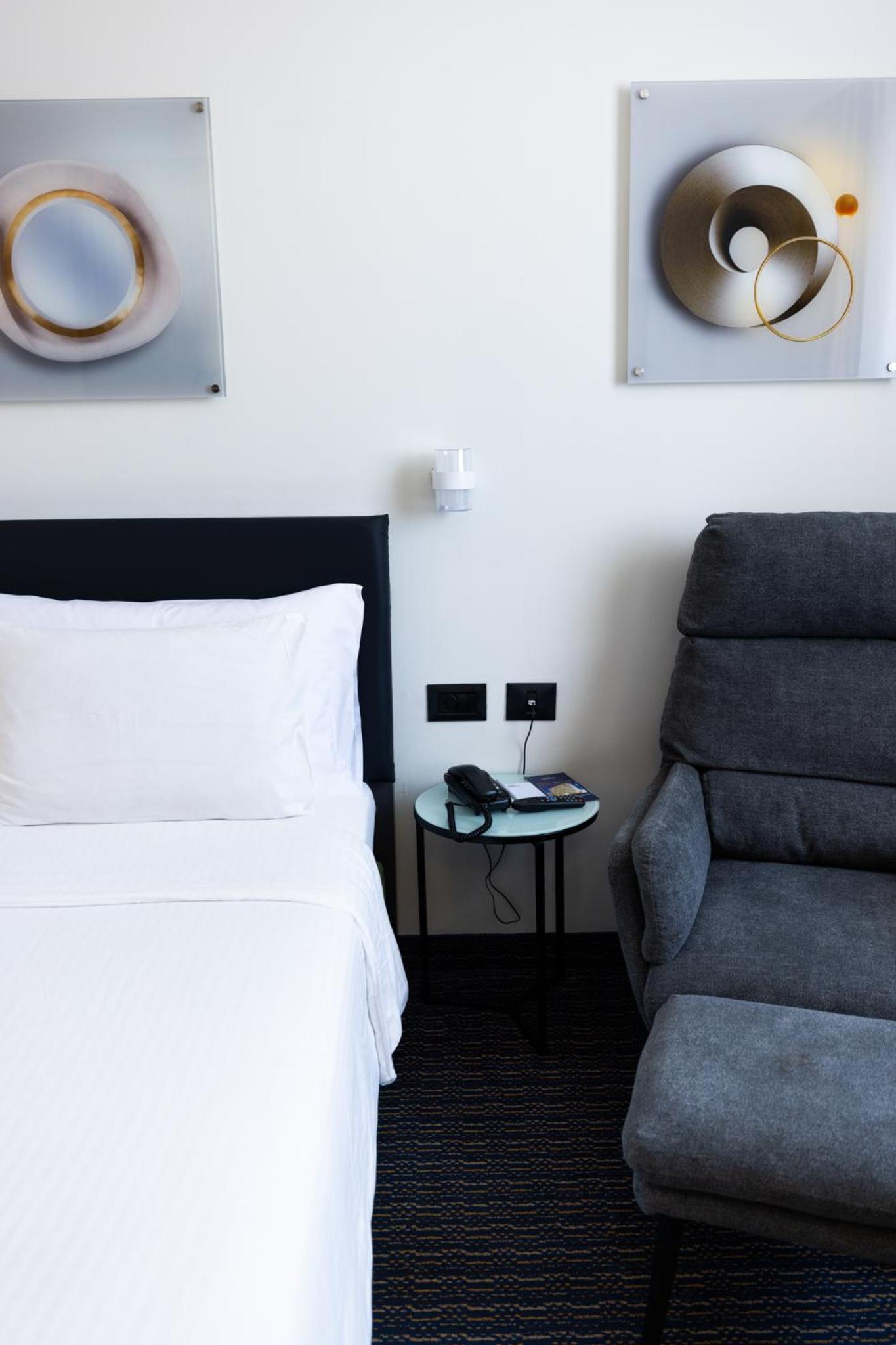 Business Double or Twin Room with Lounge Access