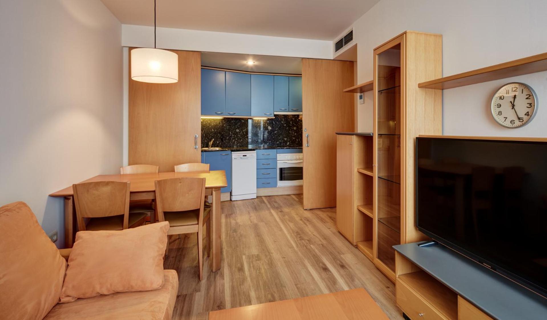 Studio Apartment with One Double Bed