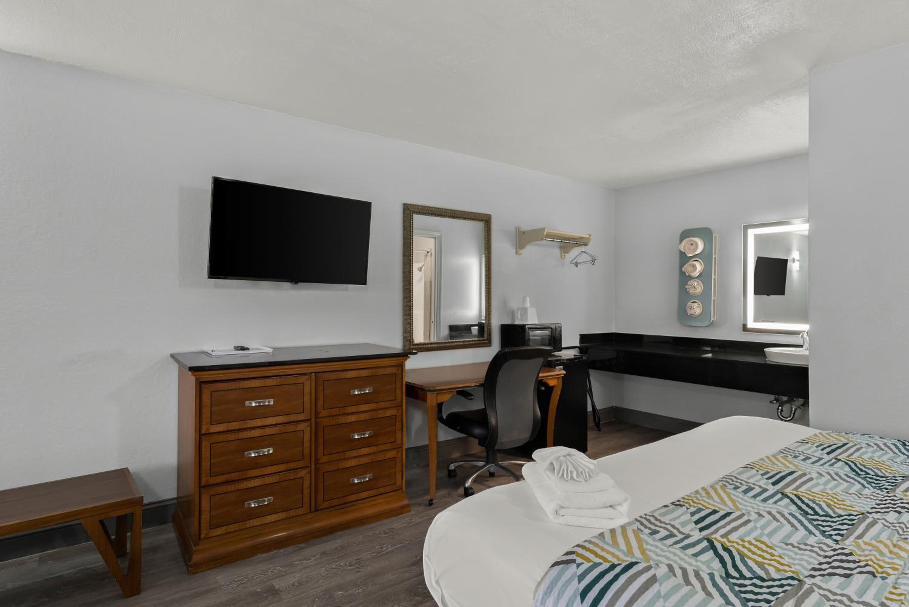 1 King Bed Accessible Non Smoking