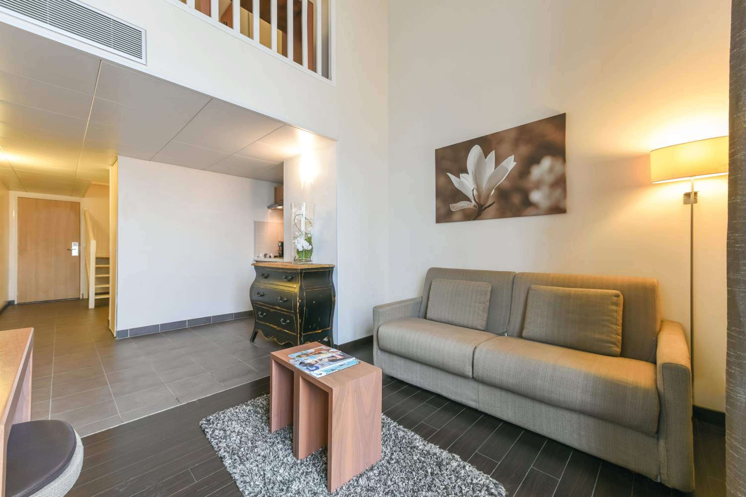 Superior One-Bedroom Apartment