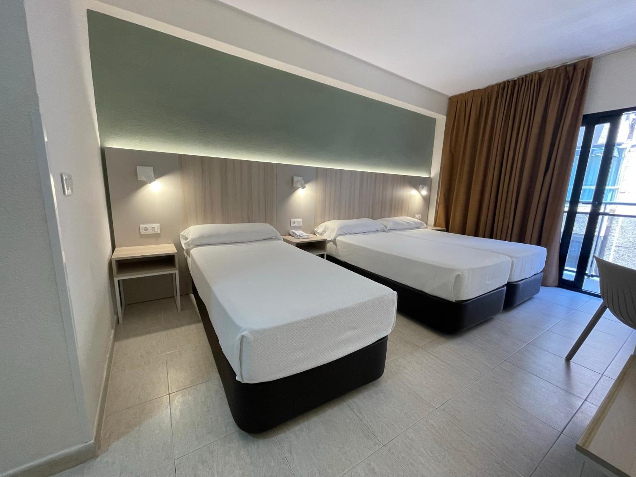 Double or Twin Room with Sea View