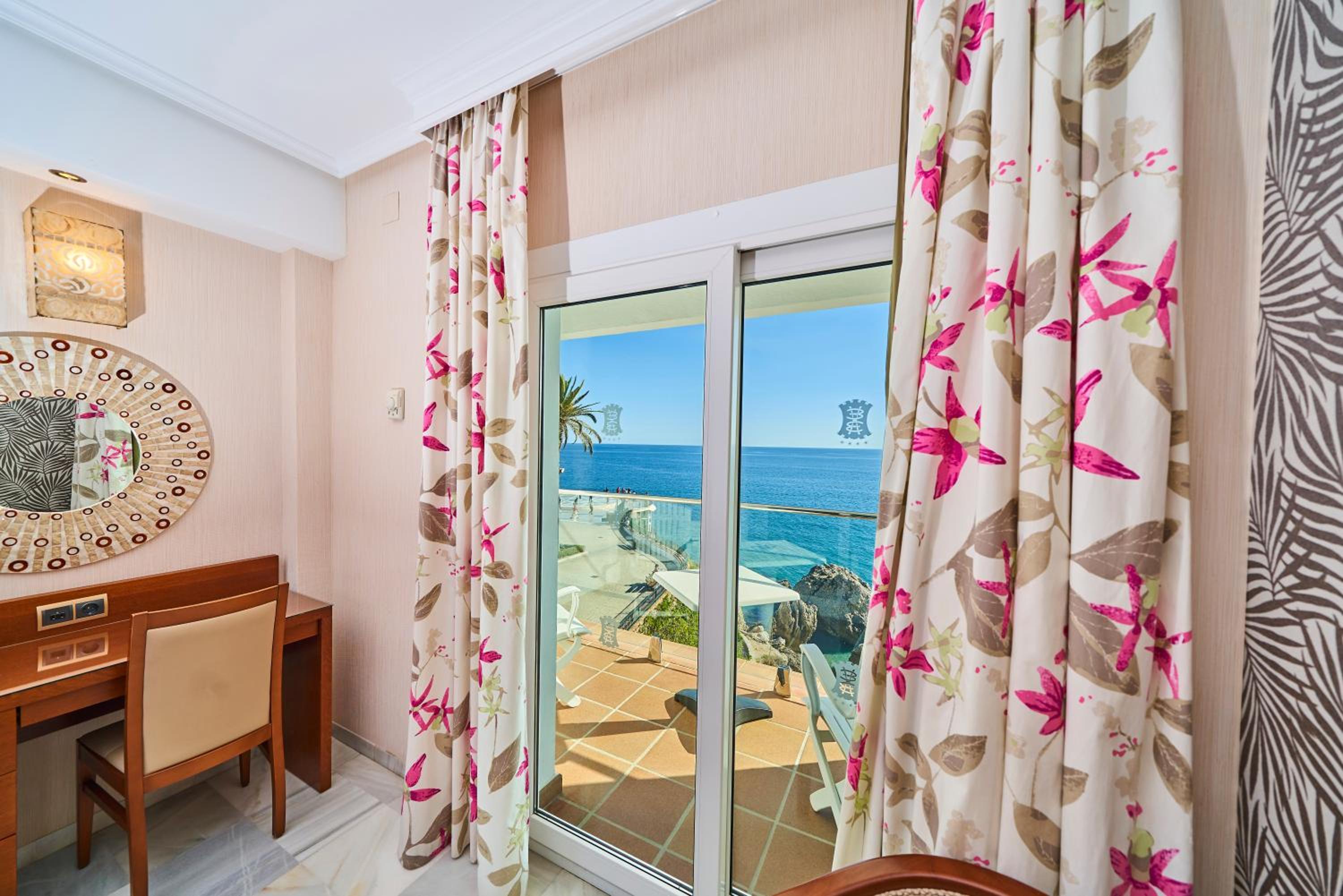 Double Room with Sea View and Balcony