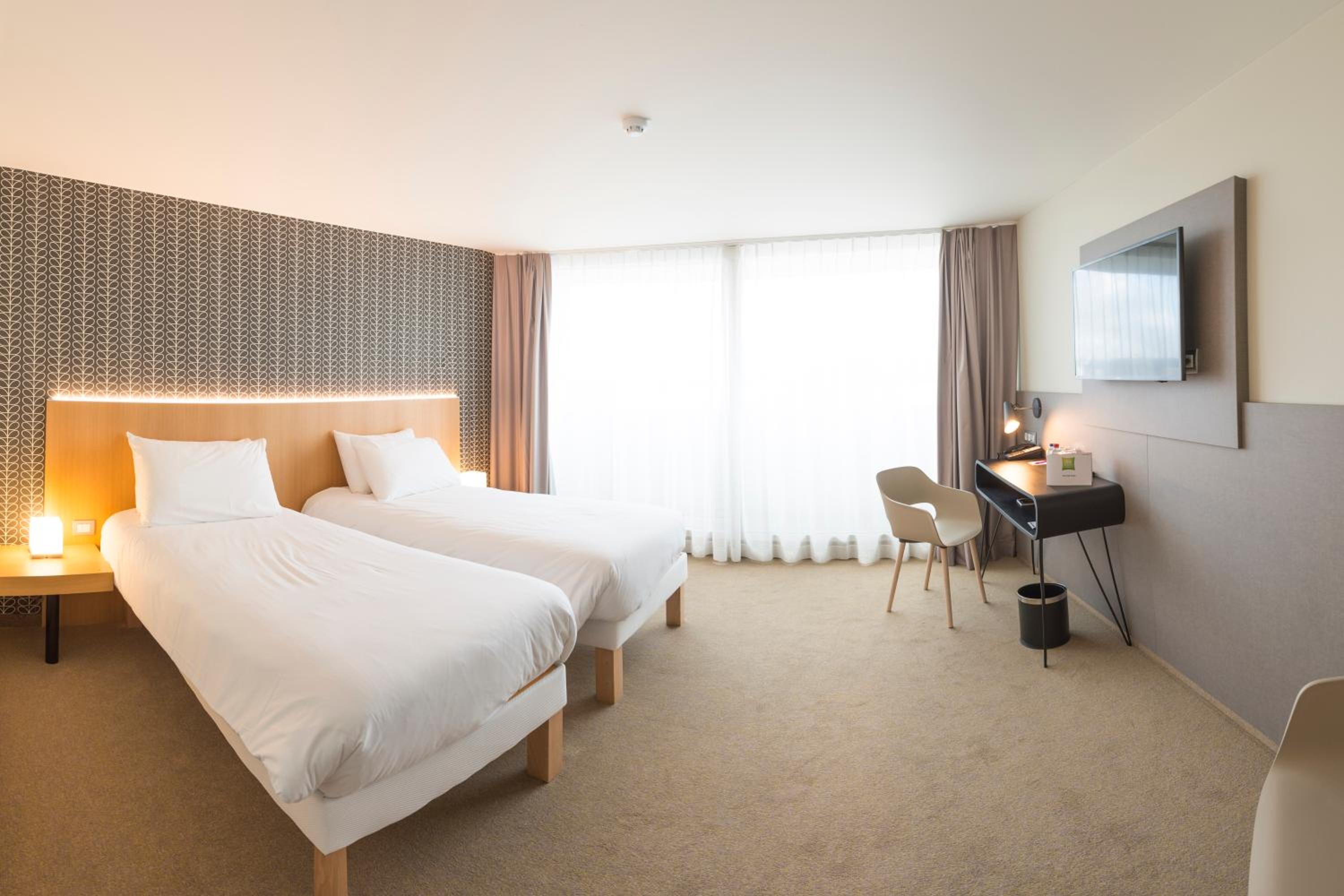 Superior Room with two single beds