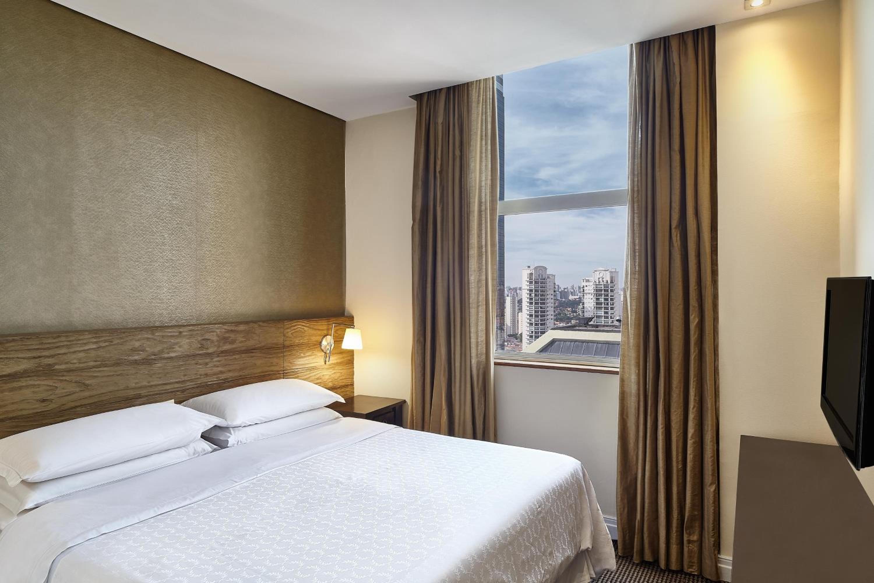 Executive Suite,1 Bedroom, 1 king Bed